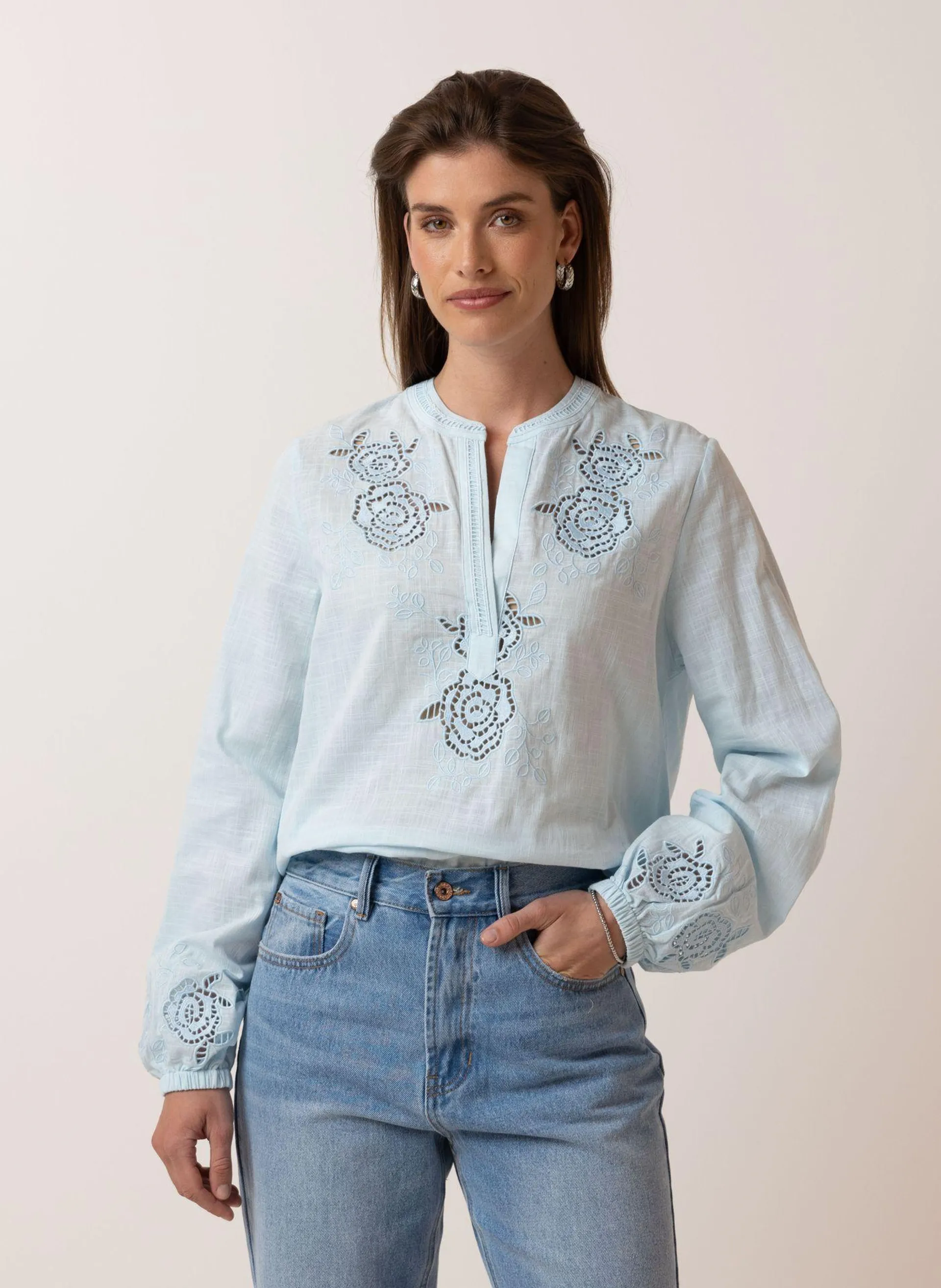 Lichtblauwe blouse
