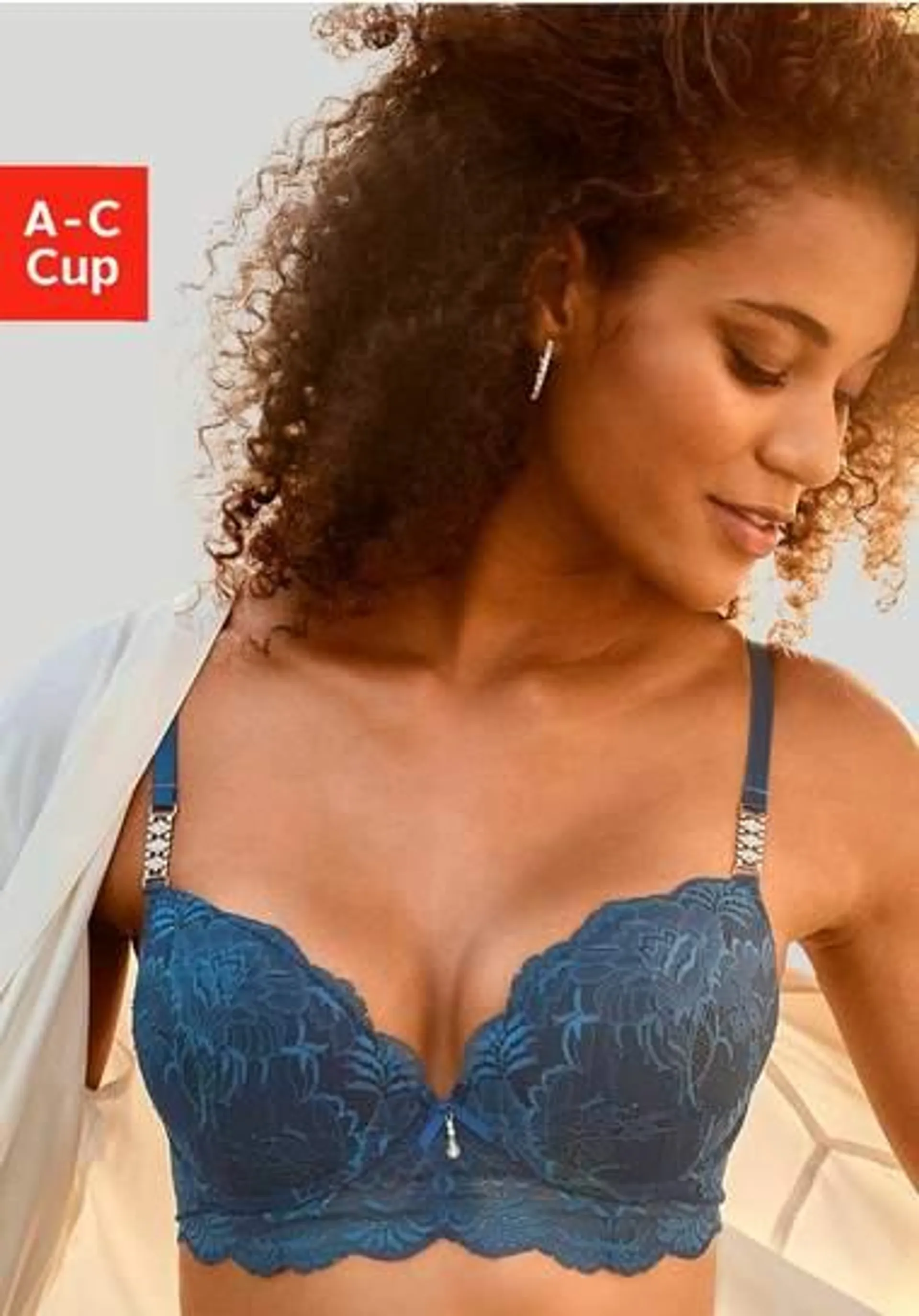 Lascana Push-up-bh met extravagante stras details op de bandjes, lingerie