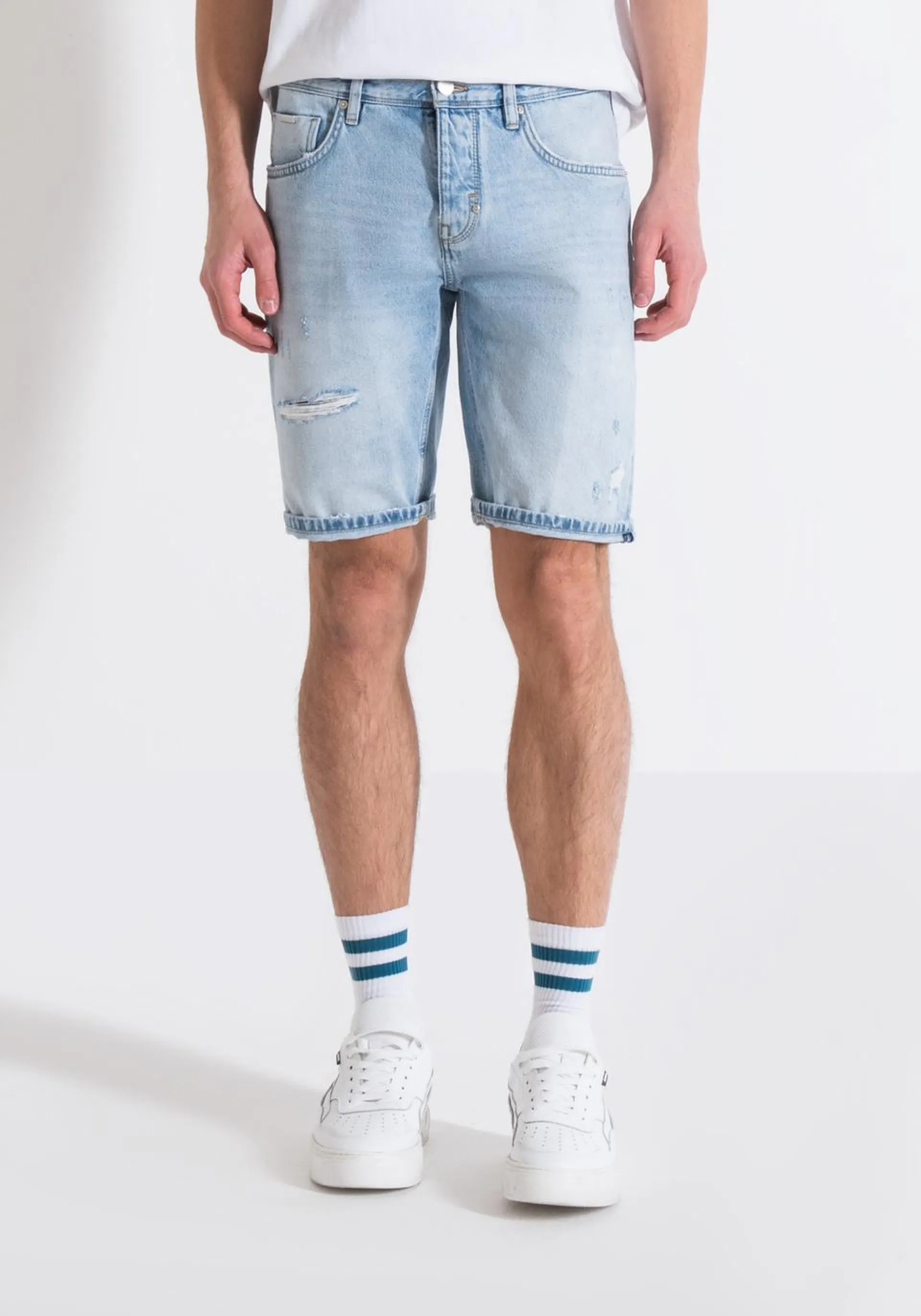 "ARGON" SLIM FIT SHORTS IN RIPPED DENIM