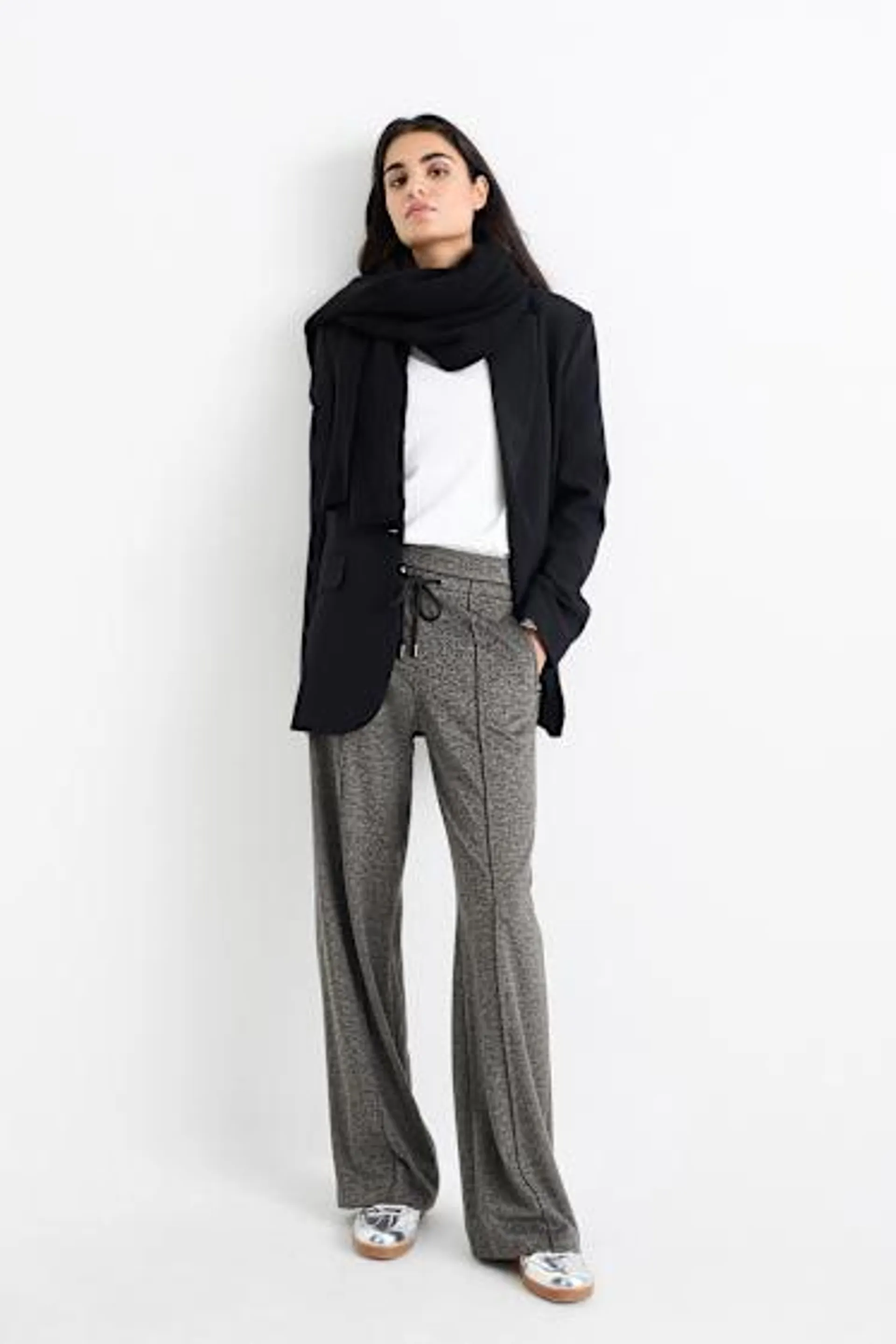 Cloth trousers - mid-rise waist - relaxed fit