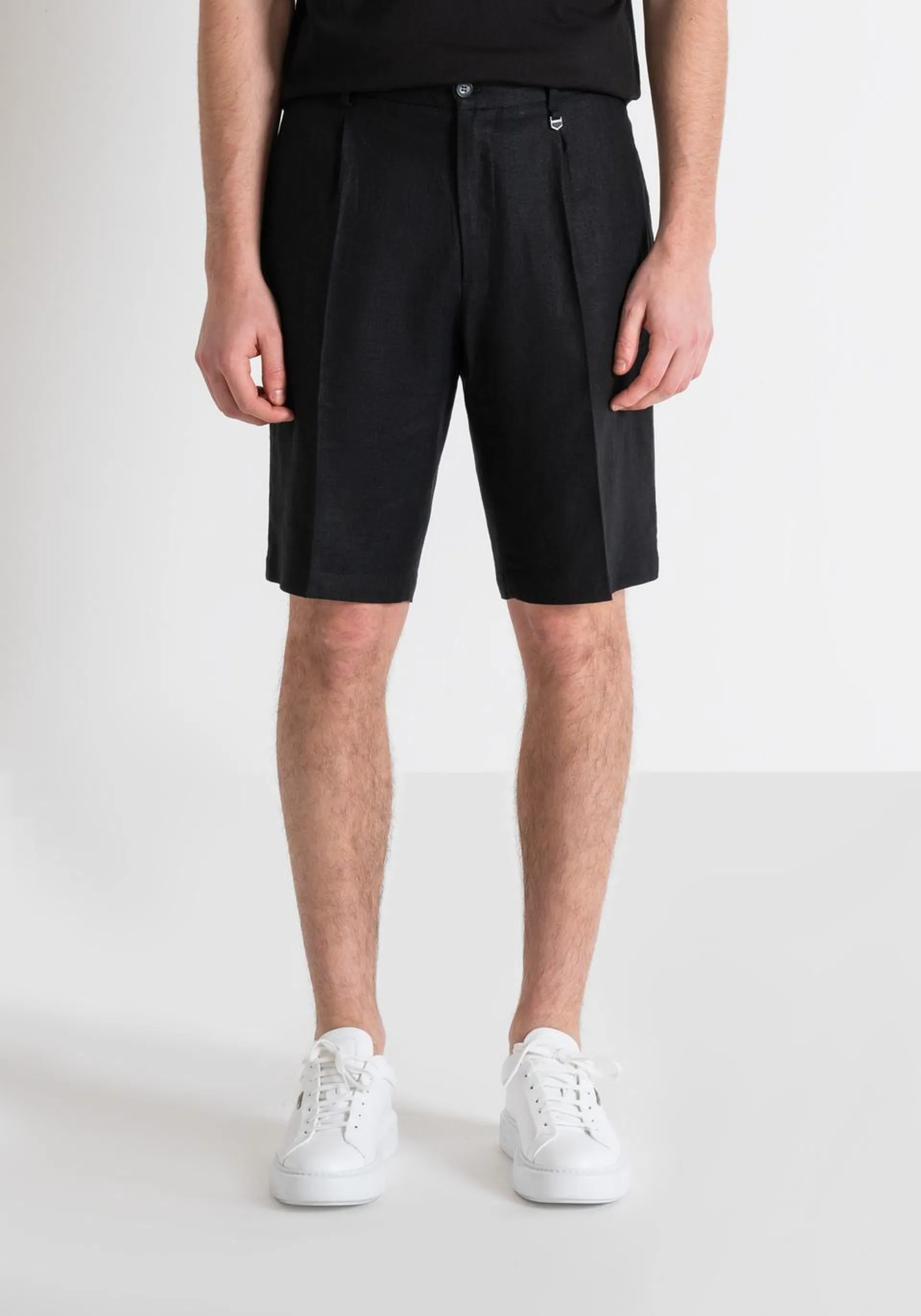 CARROT FIT "GUSTAF" SHORTS IN LINEN AND VISCOSE BLEND