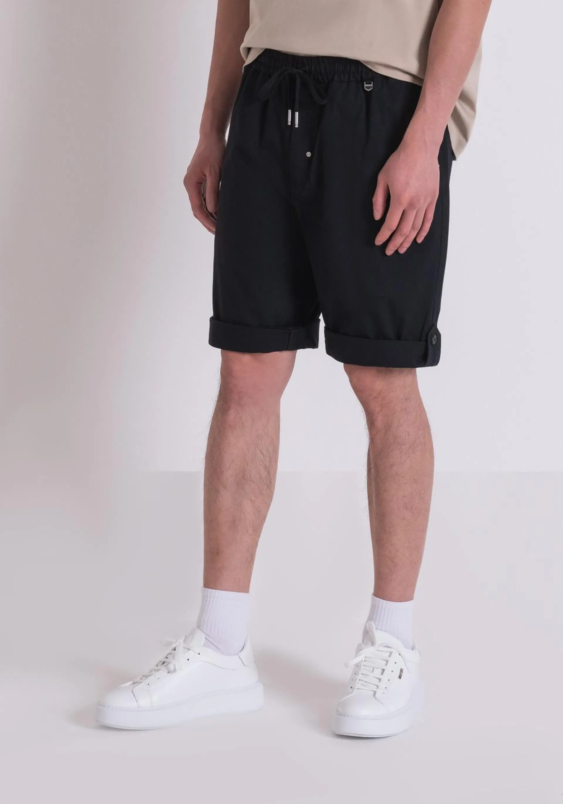 STEVEN" REGULAR FIT MICRO-ARMORED STRETCH COTTON SHORTS