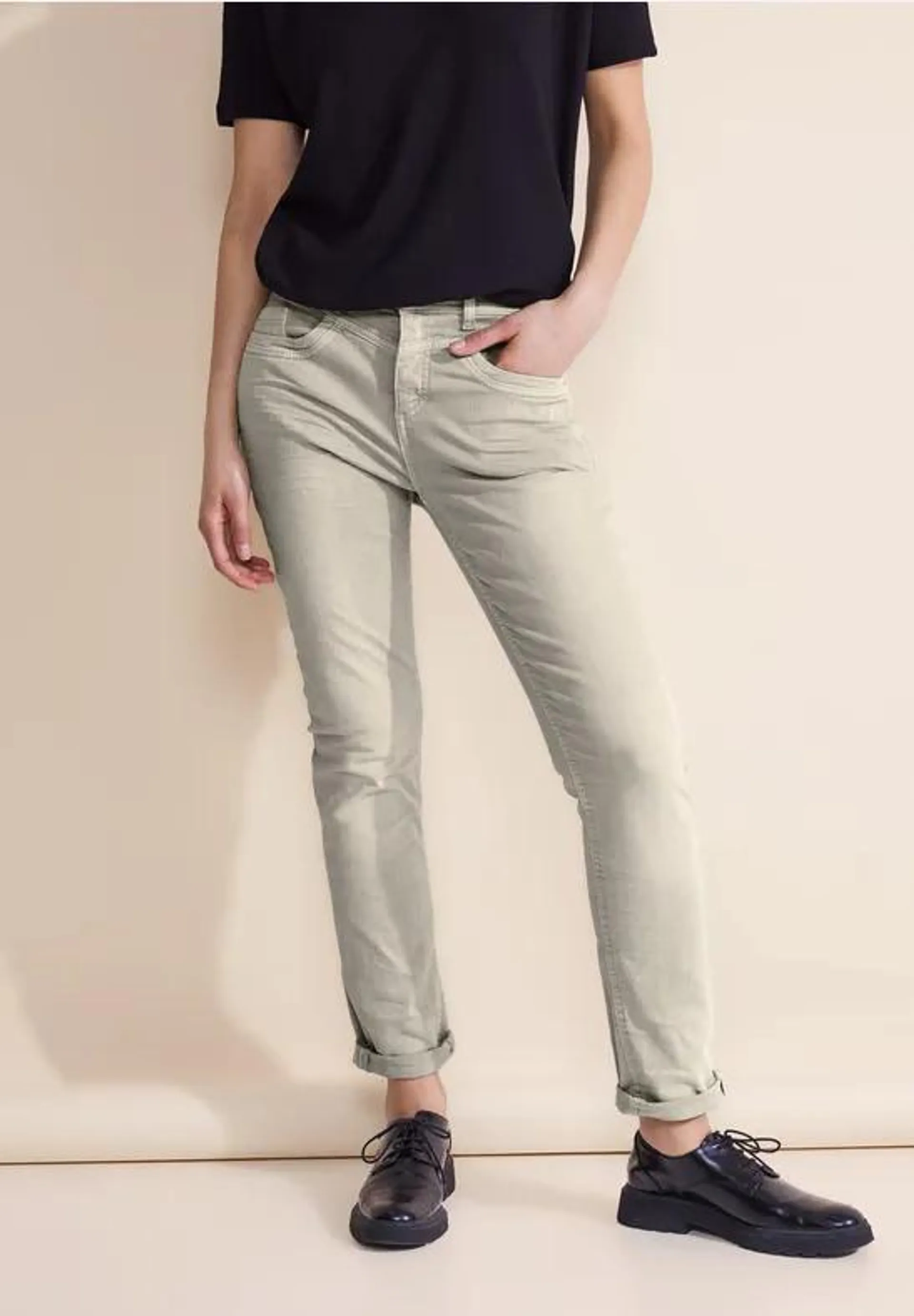 Casual fit color jeans