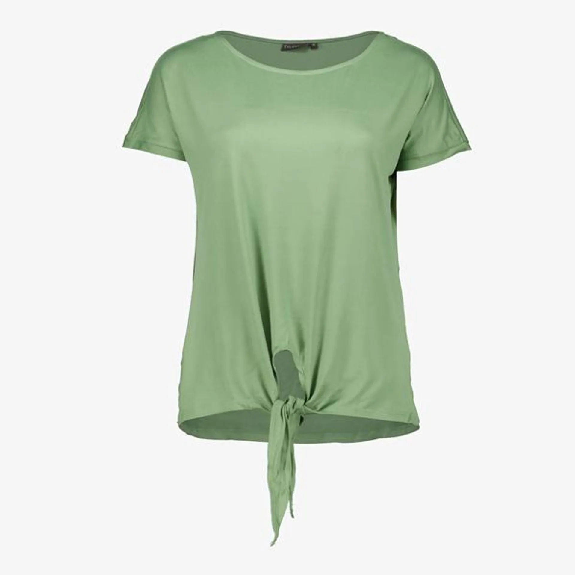 Groen dames T-shirt met knoop uit de TwoDay collectie. Voorzien van een ron...