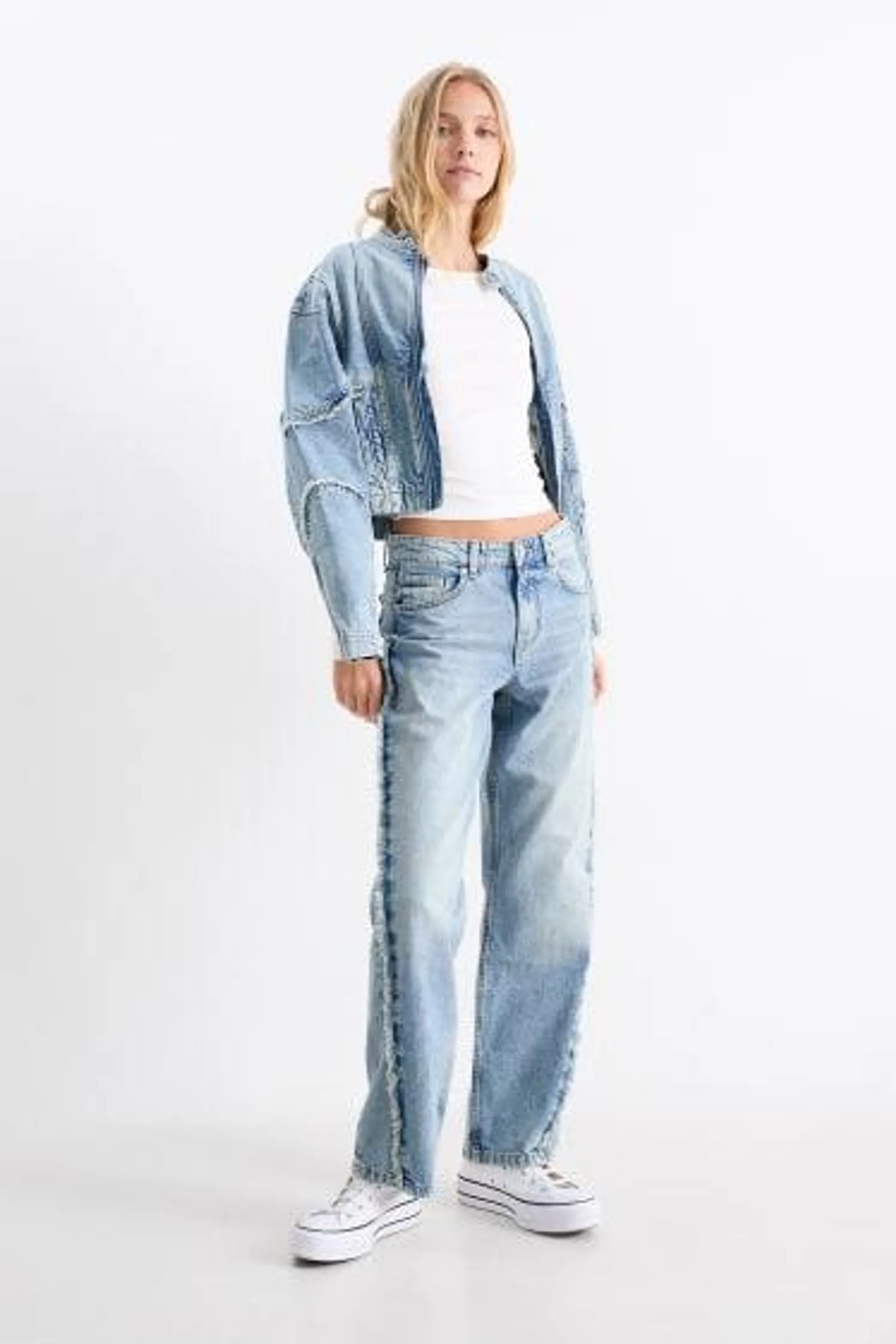 Wide leg jeans - mid waist