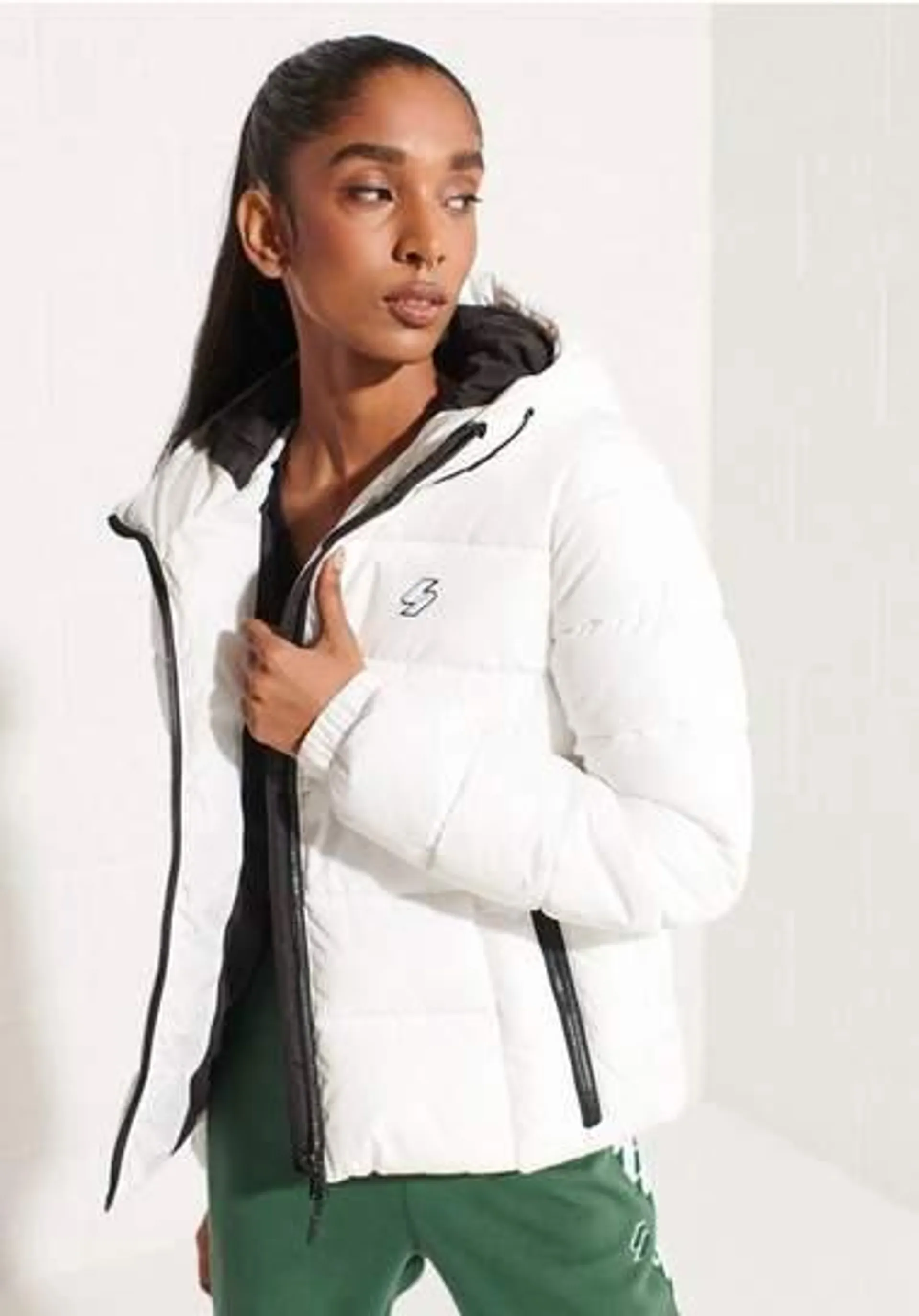 Superdry Gewatteerde jas HOODED SPIRIT SPORTS PUFFER van waterafstotend materiaal