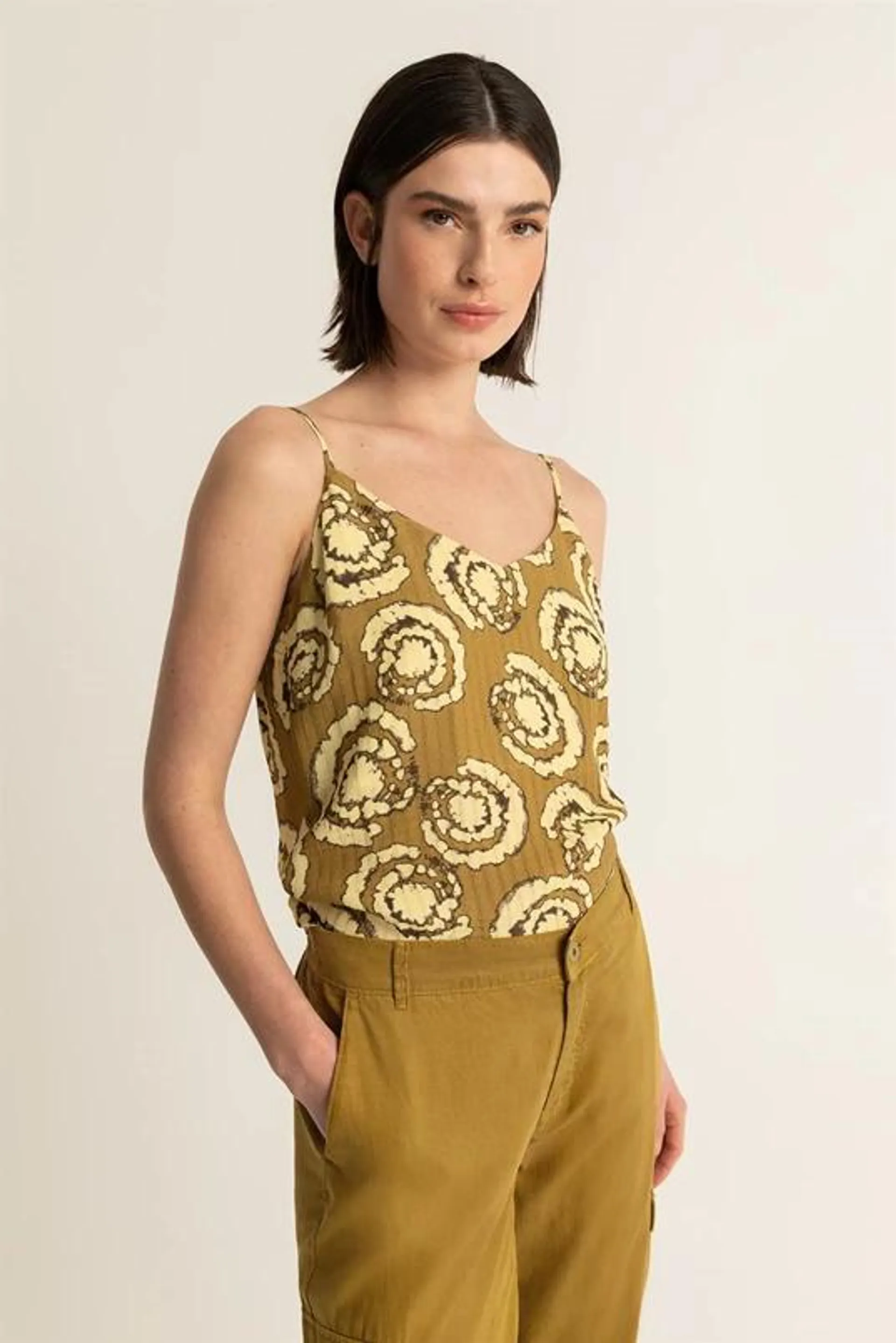 Top met batikprint