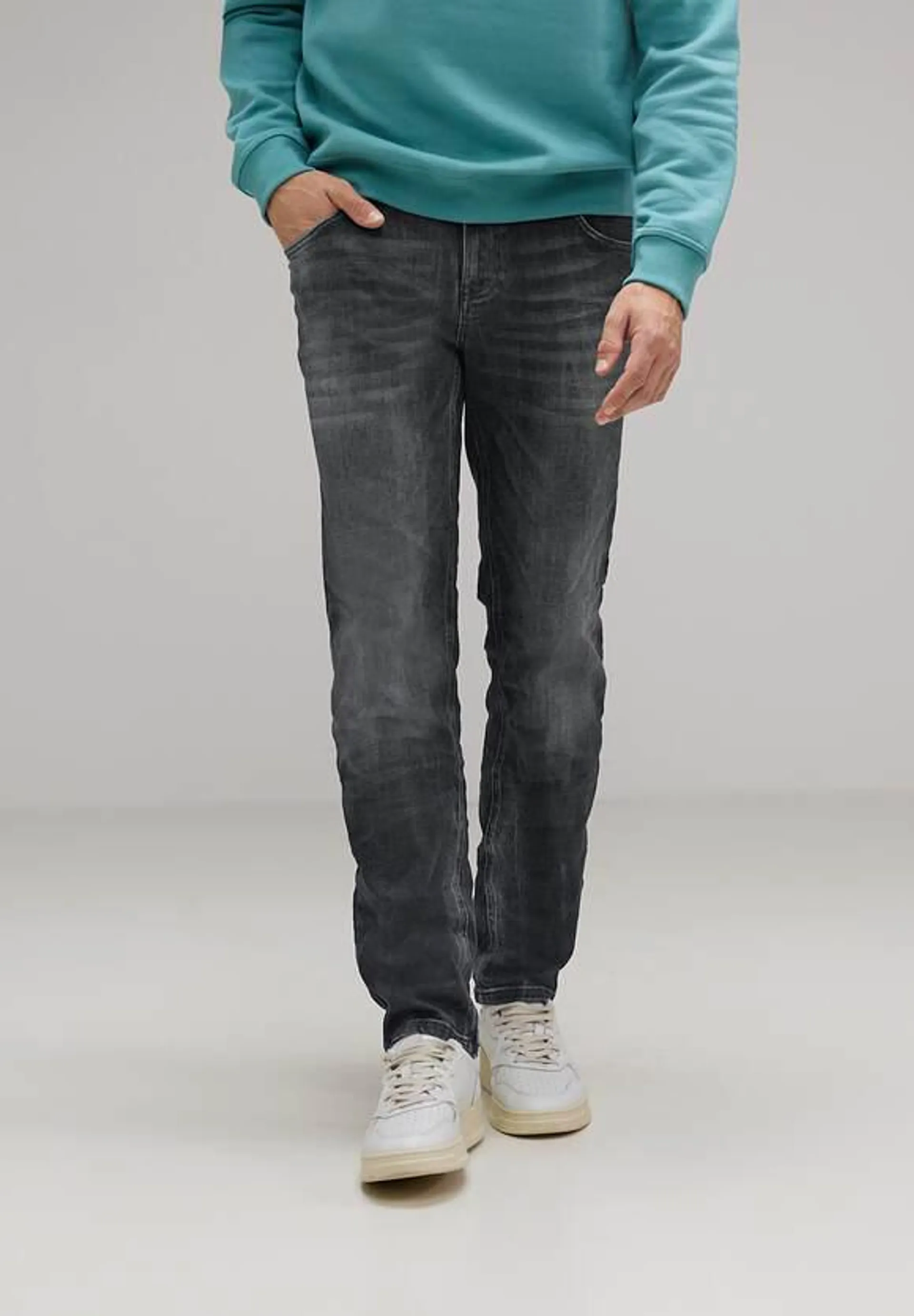 Regular fit used jeans