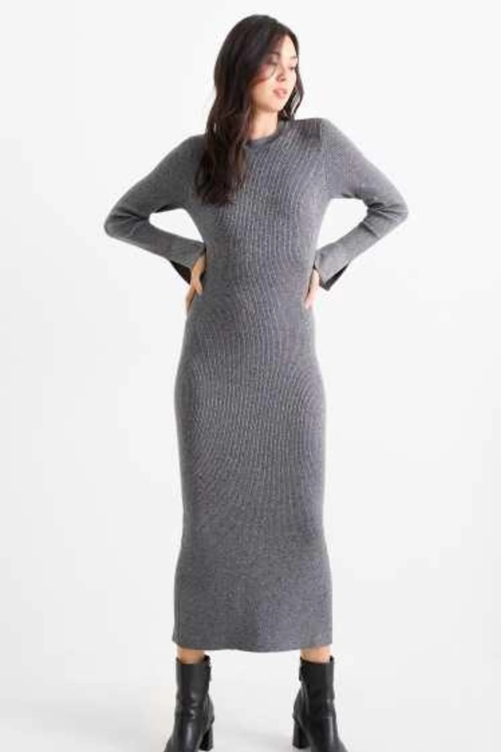 Knitted dress with slit - ribbed - shiny