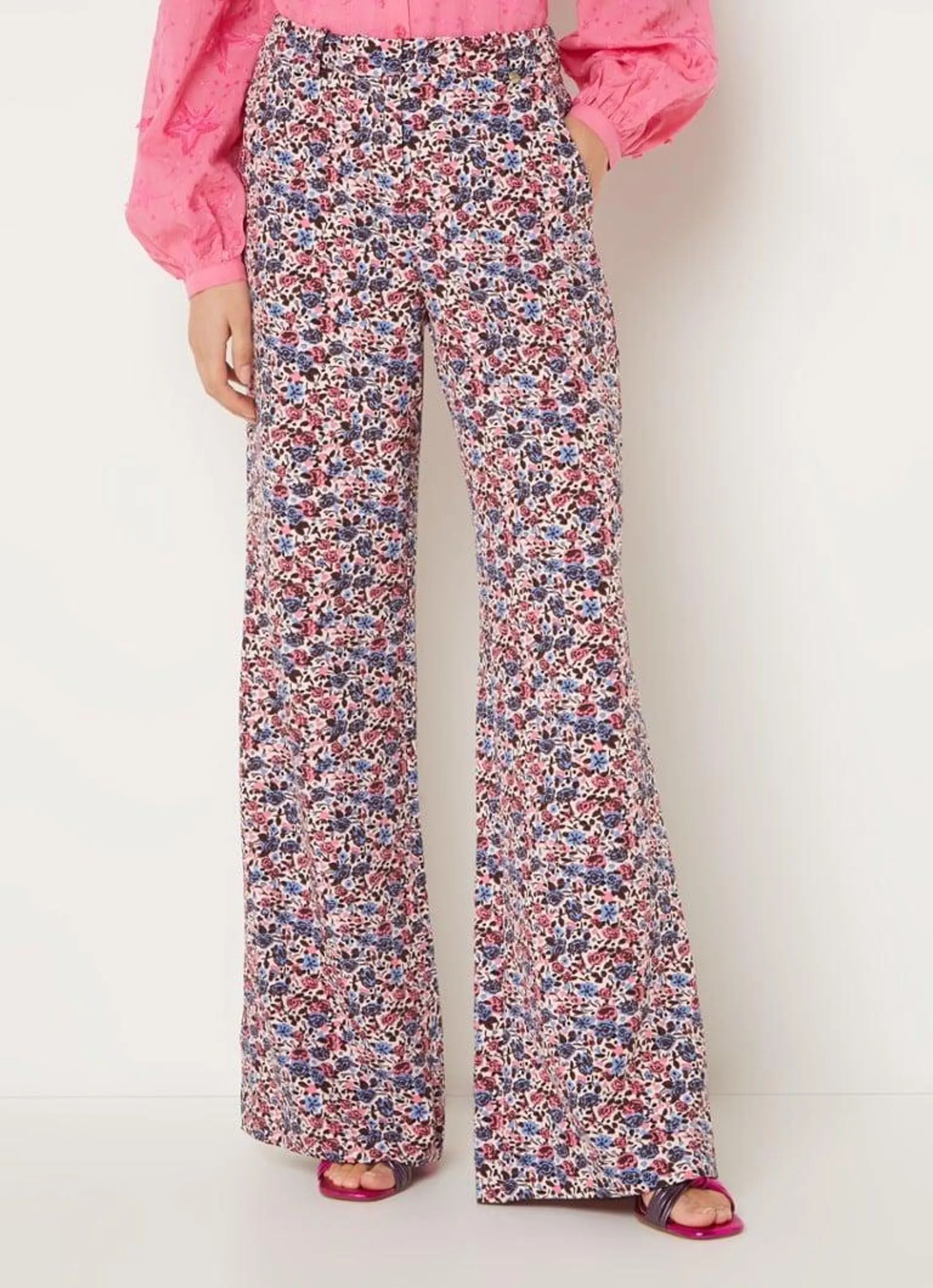 Puck high waist wide fit pantalon met bloemenprint