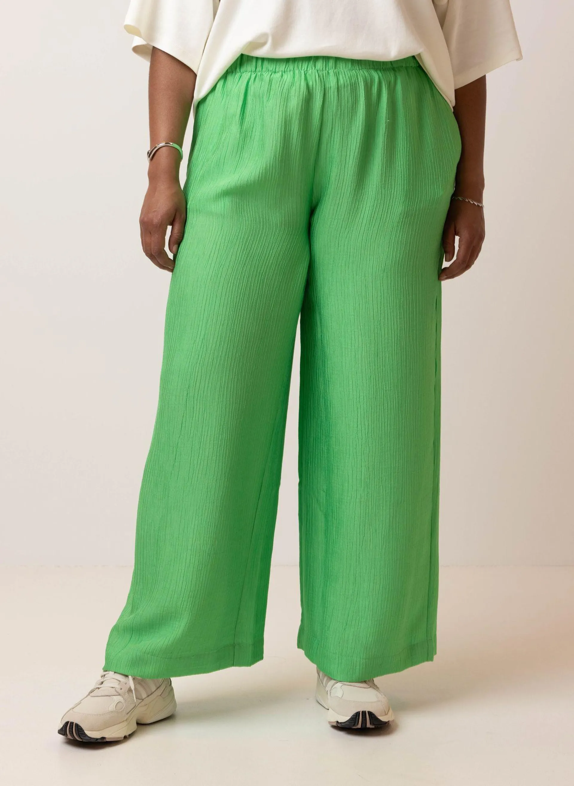 Groene wijde broek