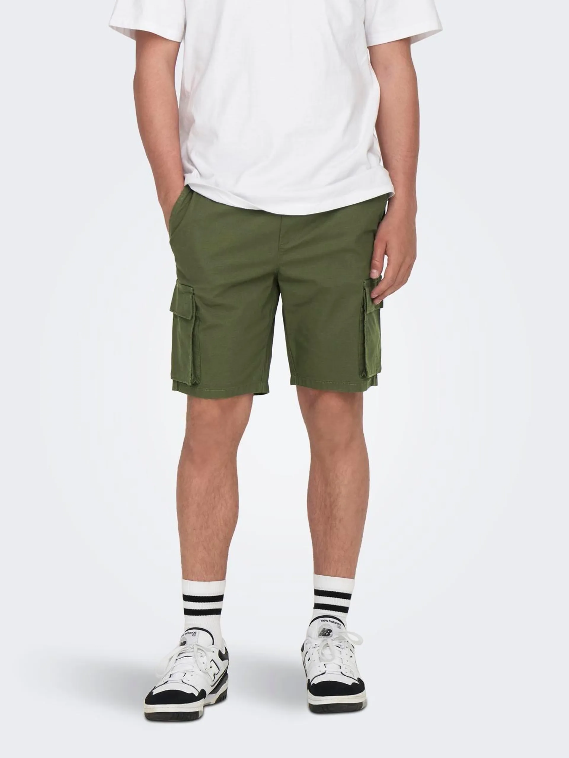 Regular fit Cargo shorts