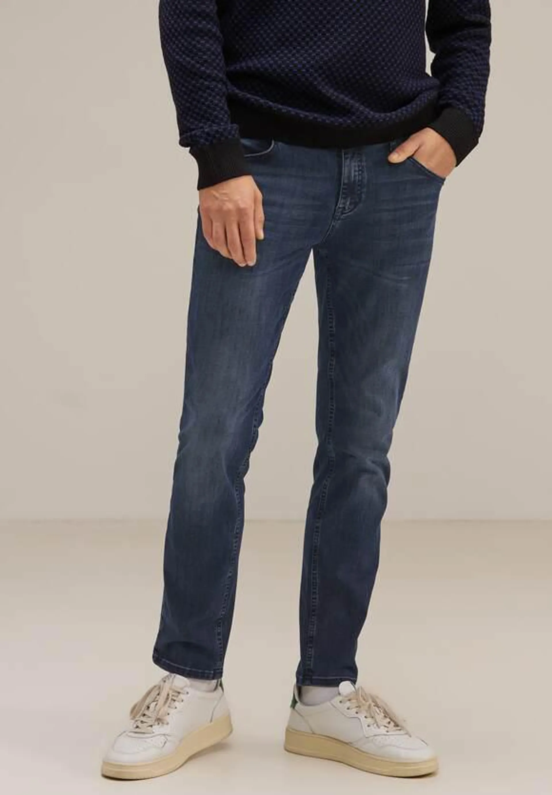 Donkerblauwe slim fit jeans
