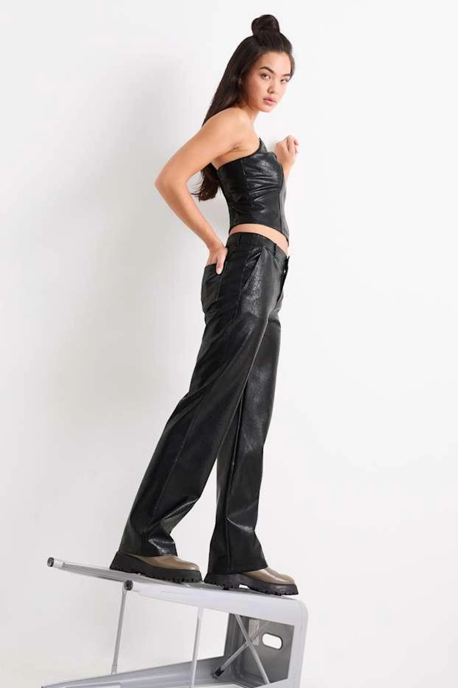 Broek - mid waist - wide leg - imitatieleer