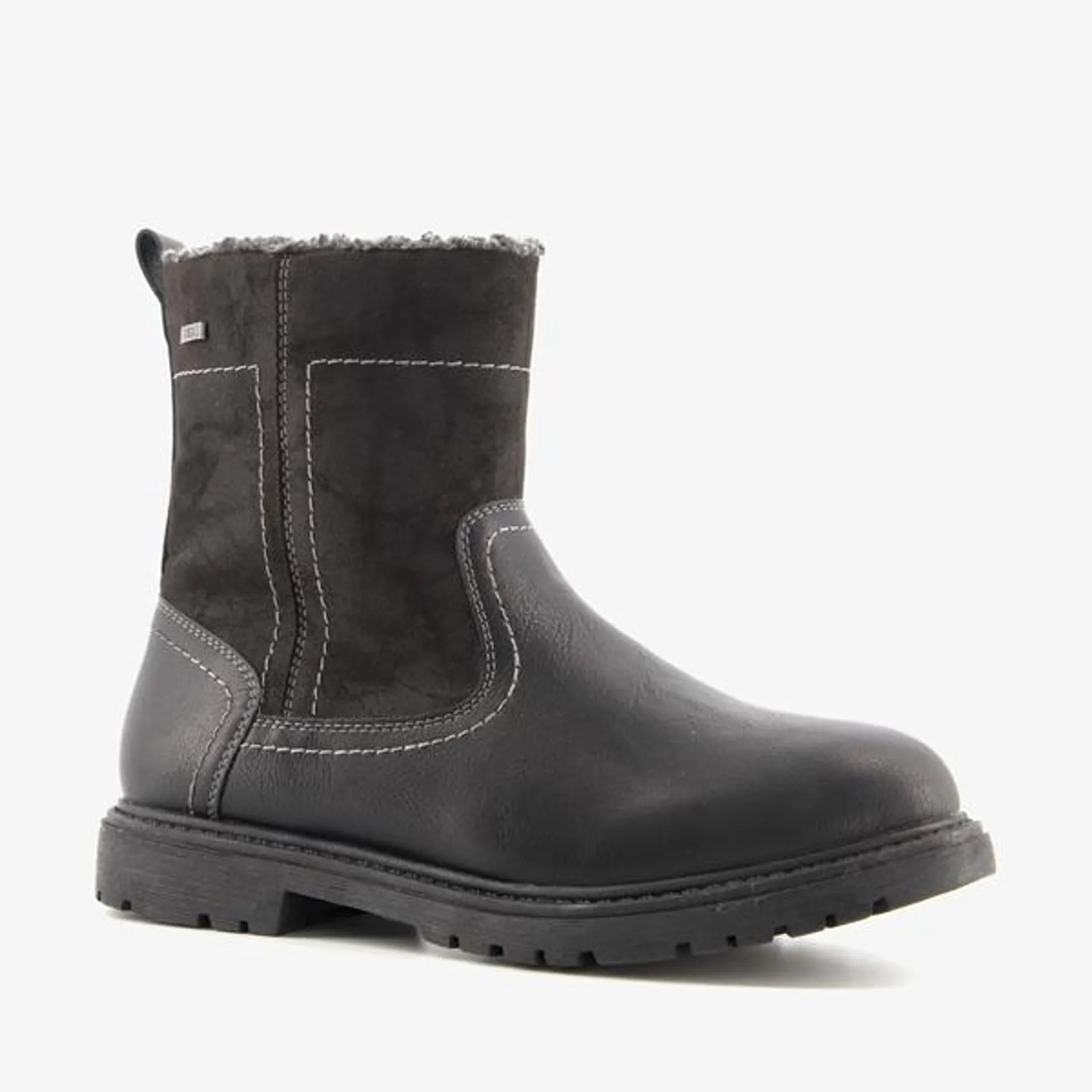 Zwarte boots voor heren uit de Blue Box collectie. Gemaakt van imitatieleer...