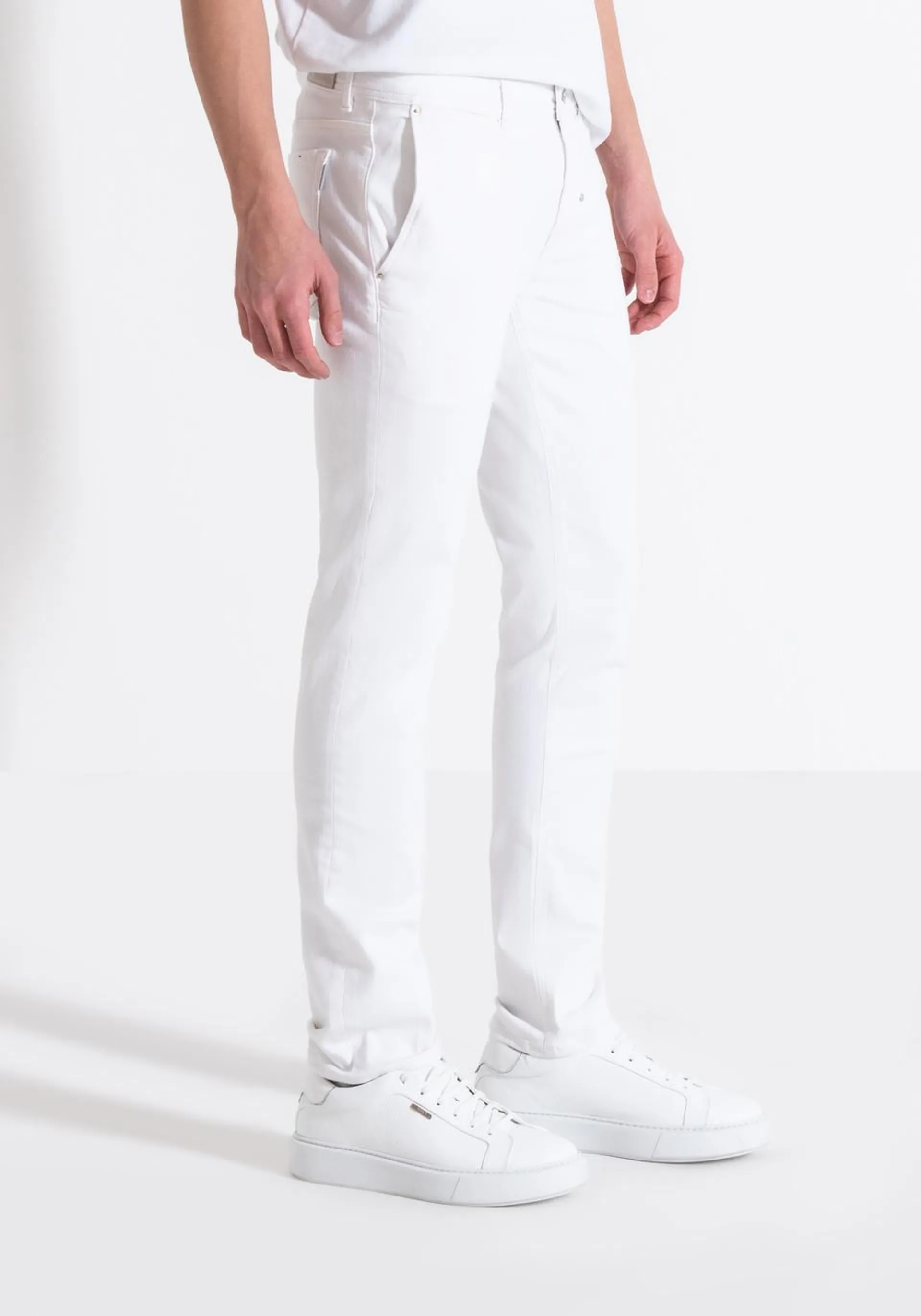 SKINNY FIT "MASON" JEANS IN BULL DENIM STRETCH