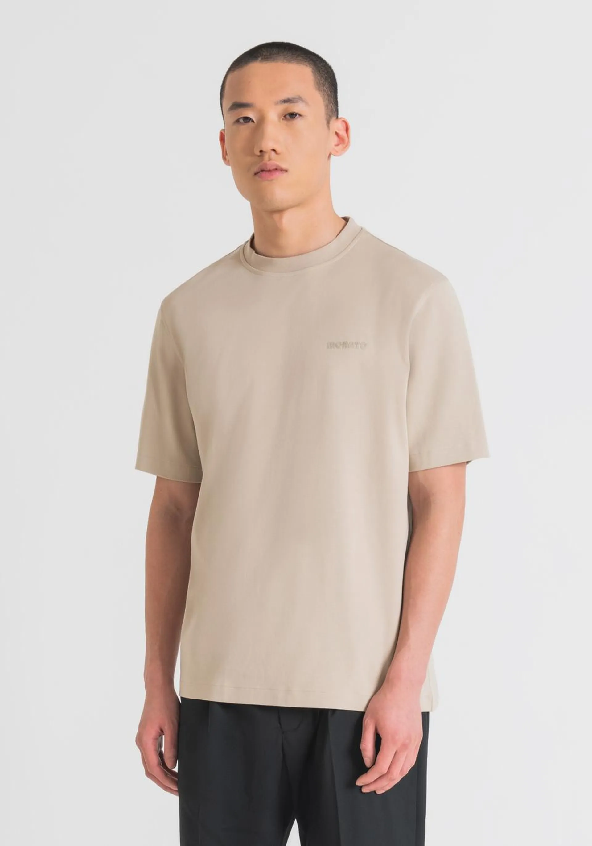 RELAXED FIT T-SHIRT IN COTTON JERSEY WITH EMBOSSED LOGO PRINT