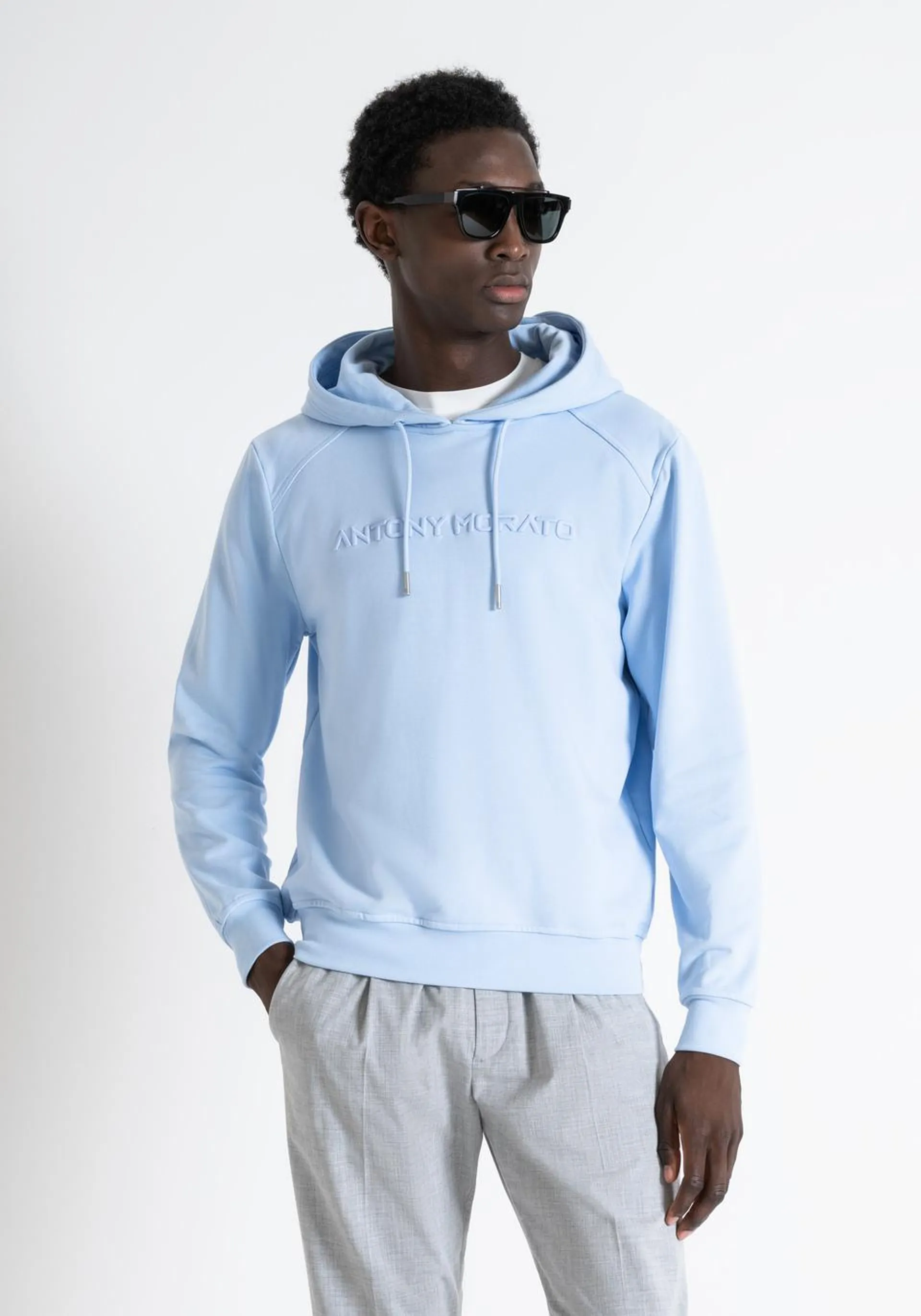 RELAXED FIT SUSTAINABLE COTTON-POLYESTER BLEND SWEATSHIRT WITH EMBROIDERED LOGO
