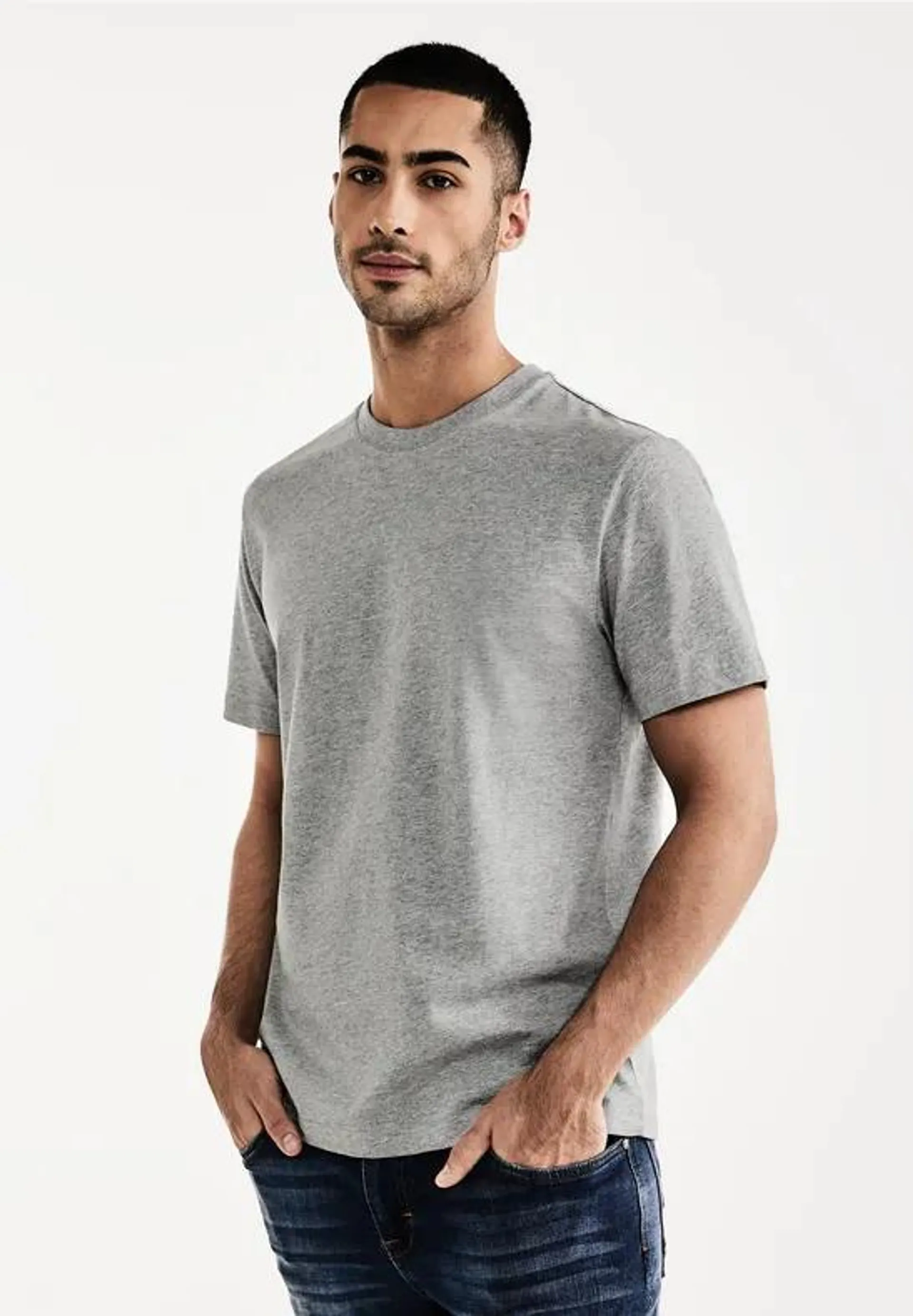 Basic T-shirt in effen kleur