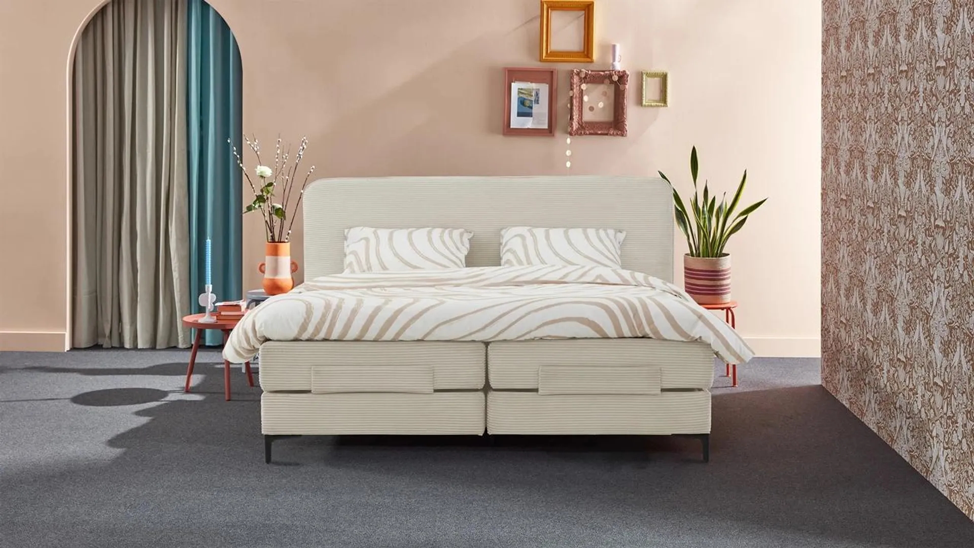 Boxspring Quartz verstelbaar met gestoffeerd matras