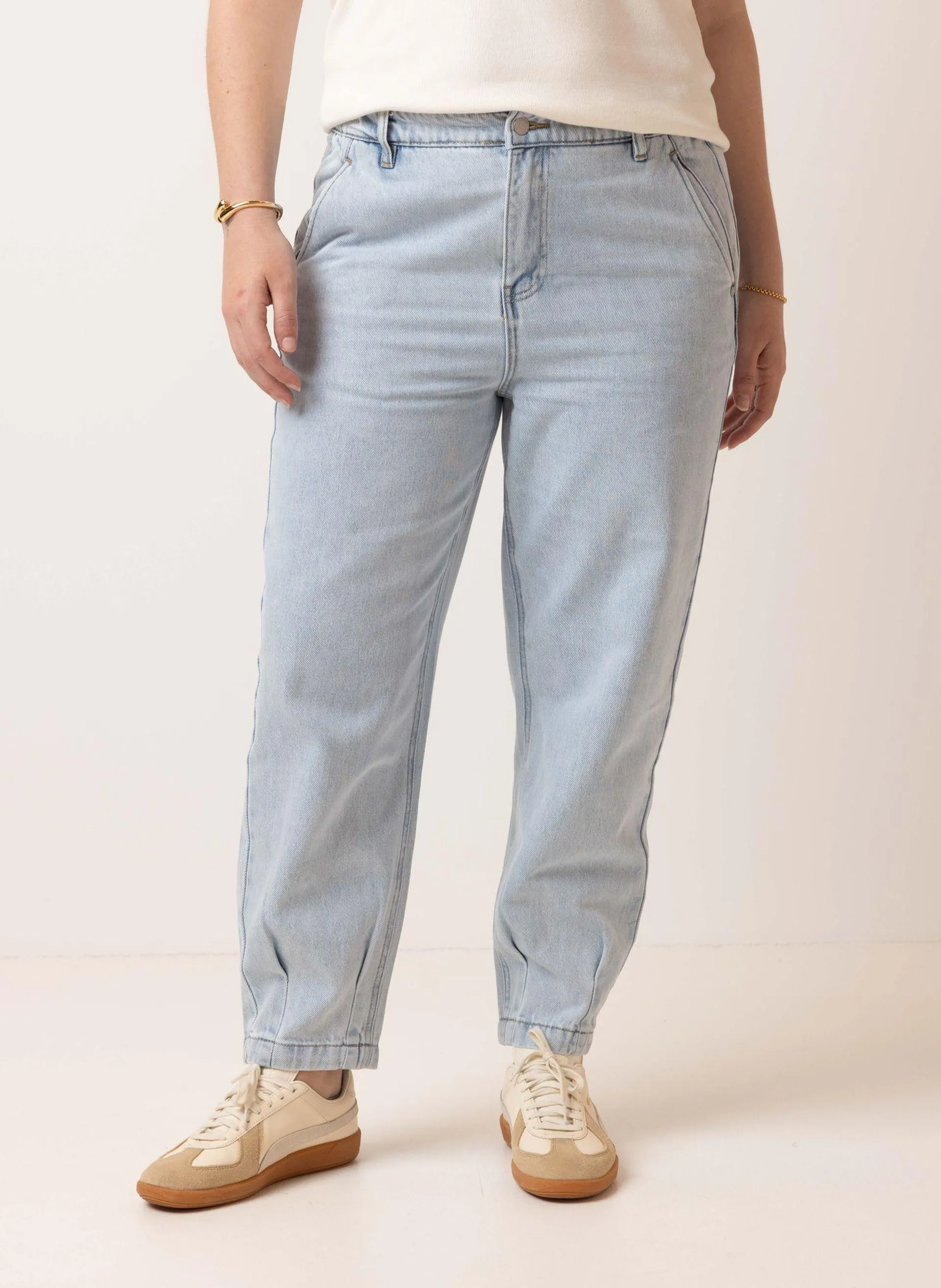 Losse lichtblauwe jeans