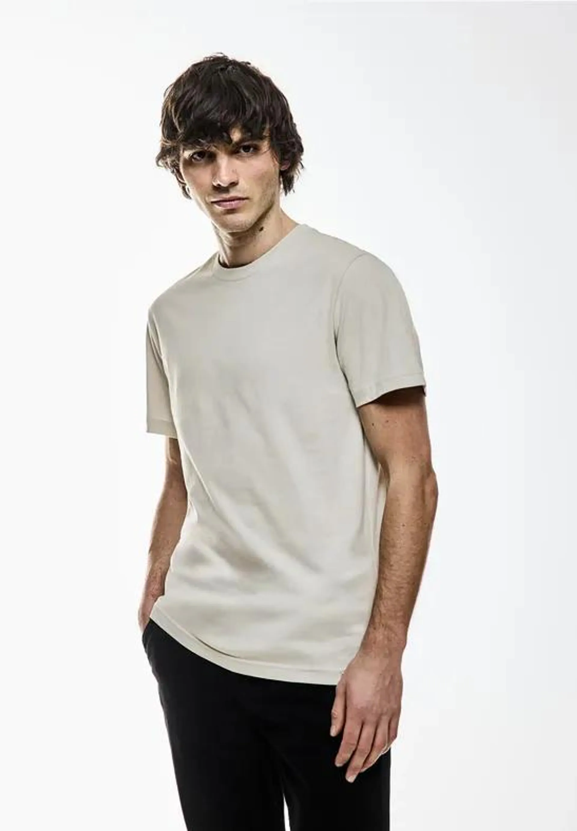 Basic T-shirt in effen kleur