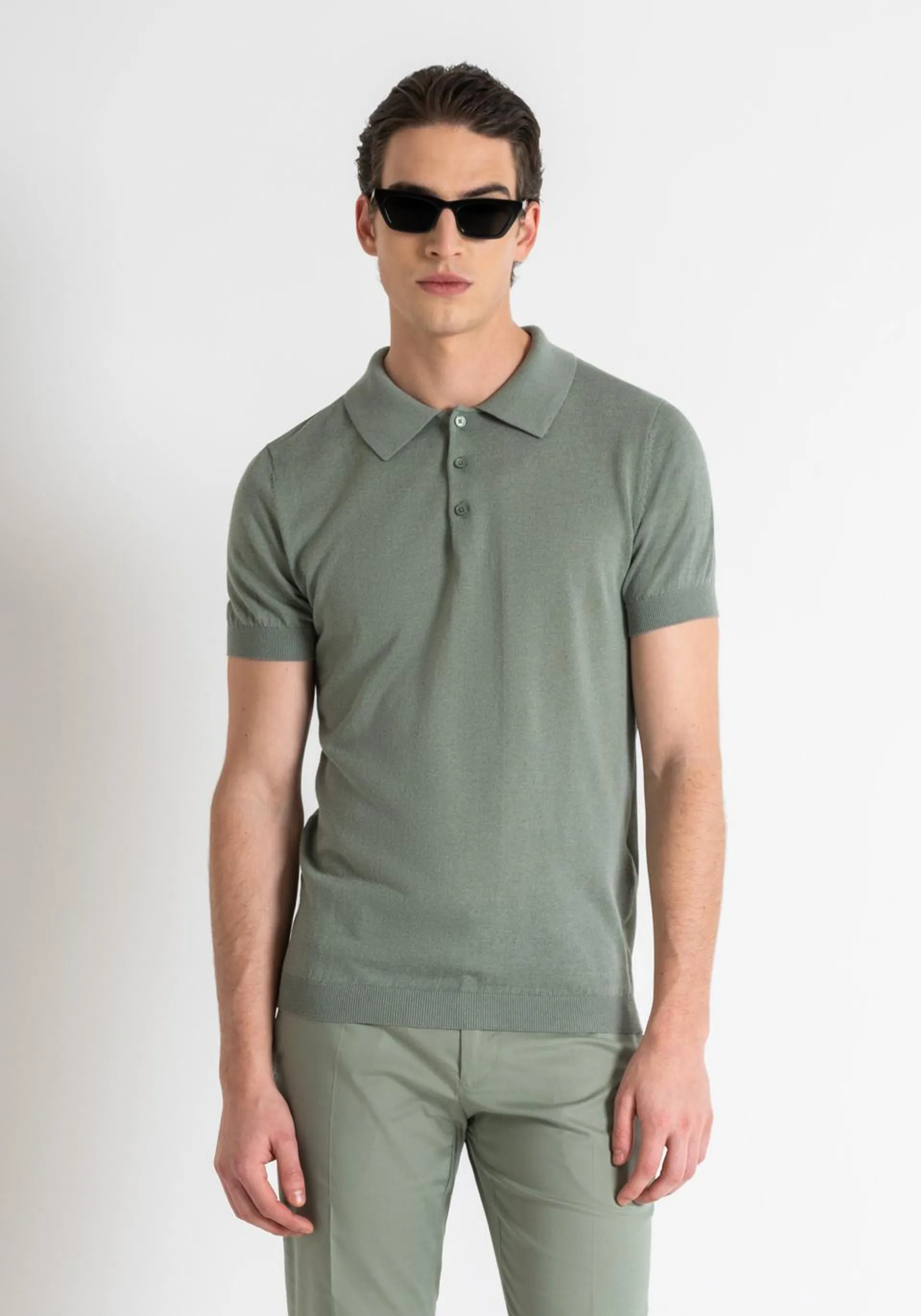 SLIM FIT POLO SHIRT IN SOFT, LIGHTWEIGHT SOLID-COLOUR YARN