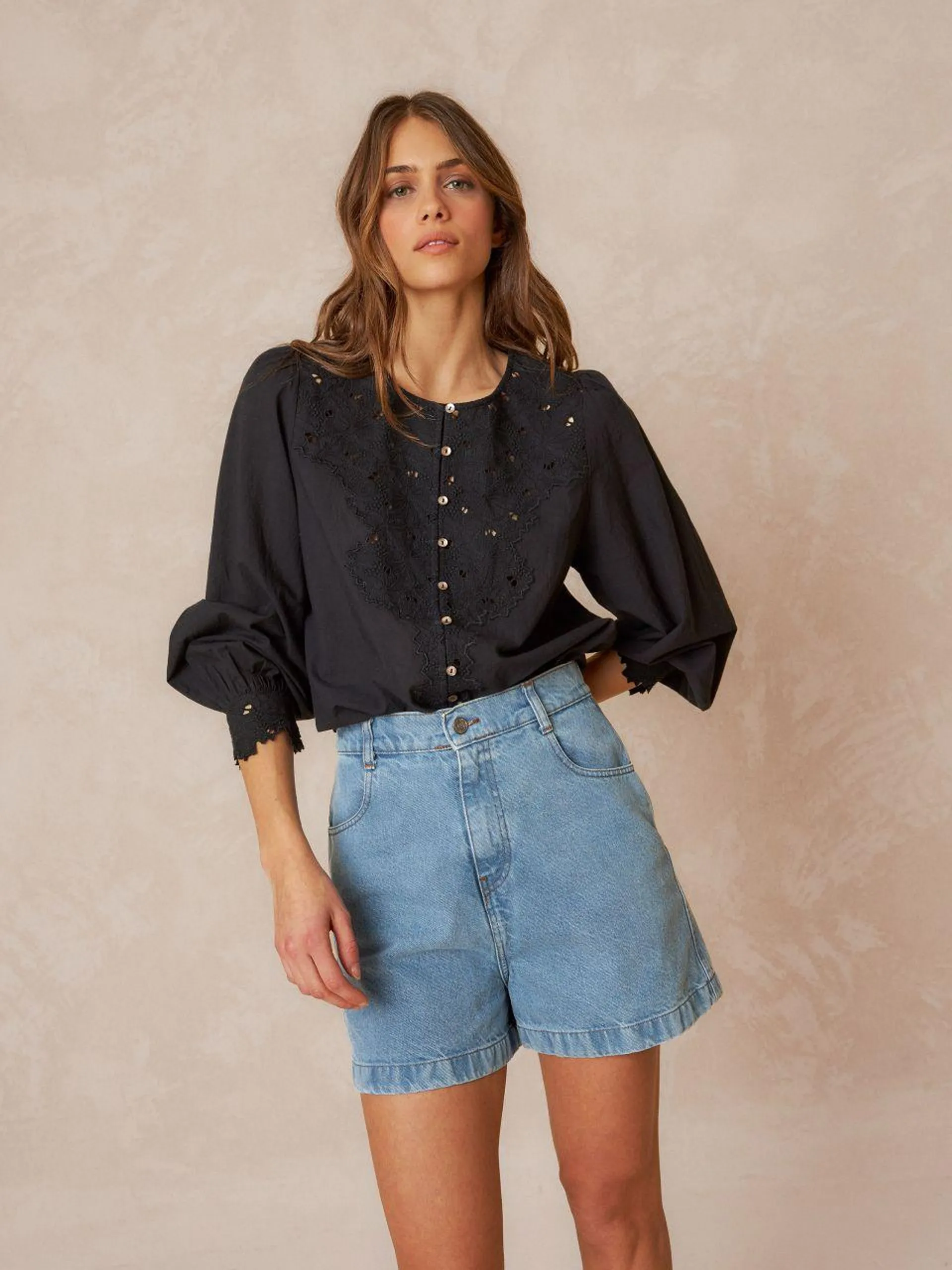 EMBROIDERED CUTOUT SHIRT