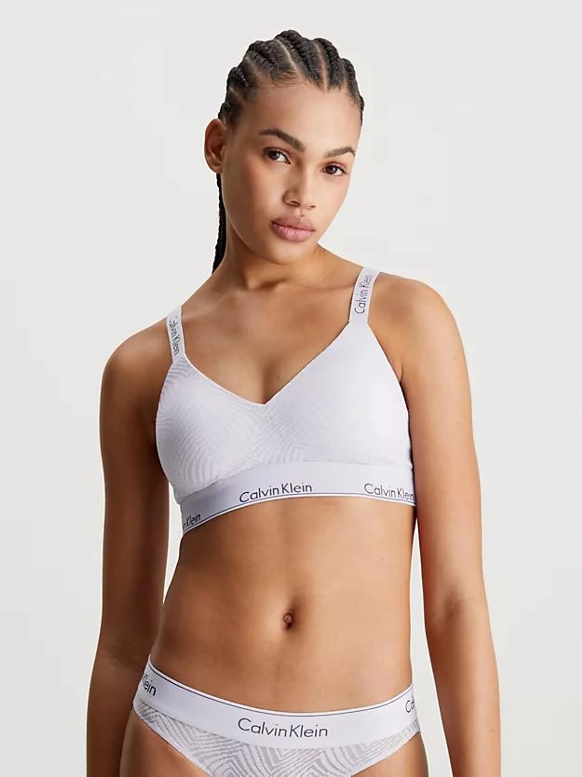 Voorgevormde kanten bralette