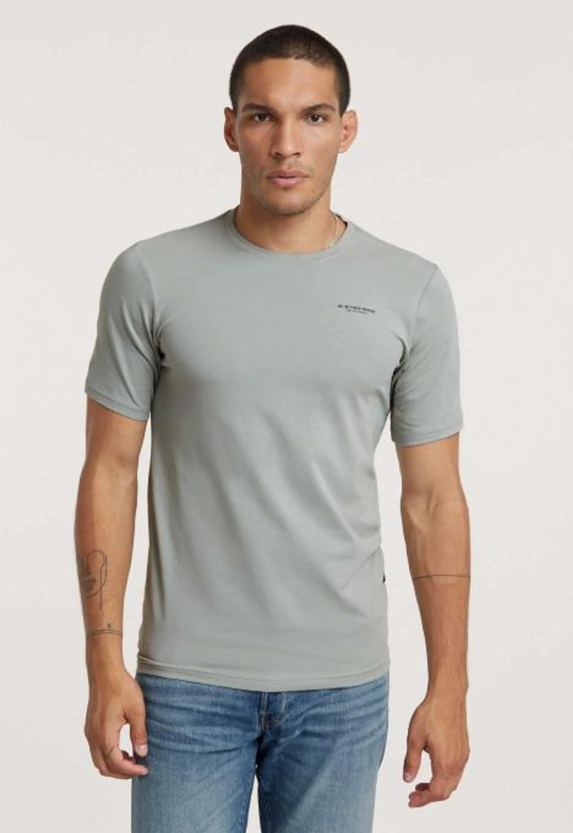 Slim Base T-shirt