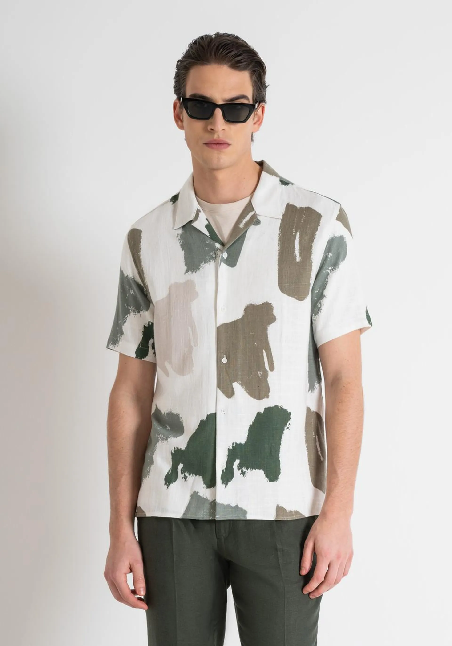 REGULAR STRAIGHT FIT "HONOLULU" SHIRT WITH PATTERNED PRINT