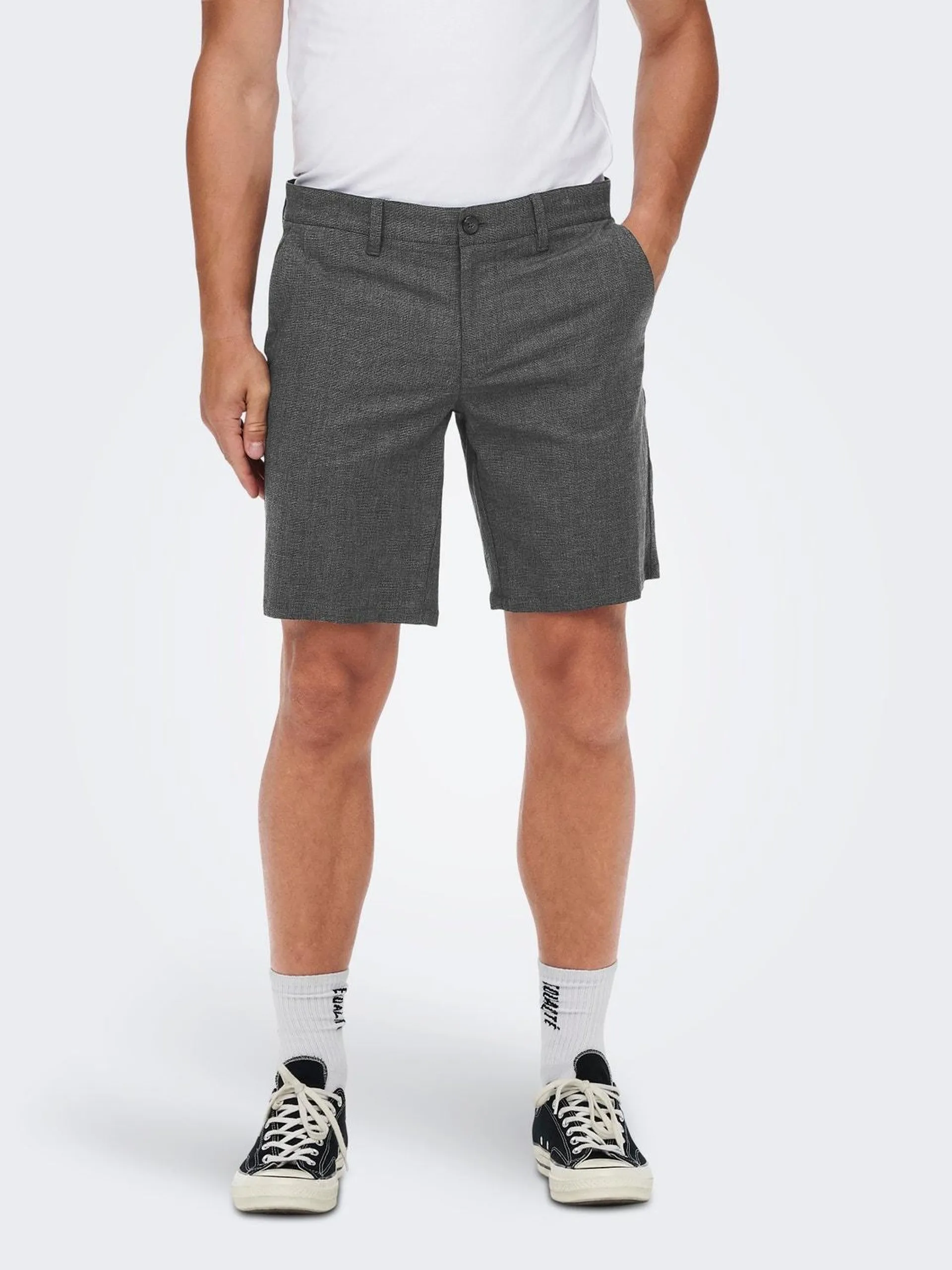 Tapered fit Mid waist Shorts