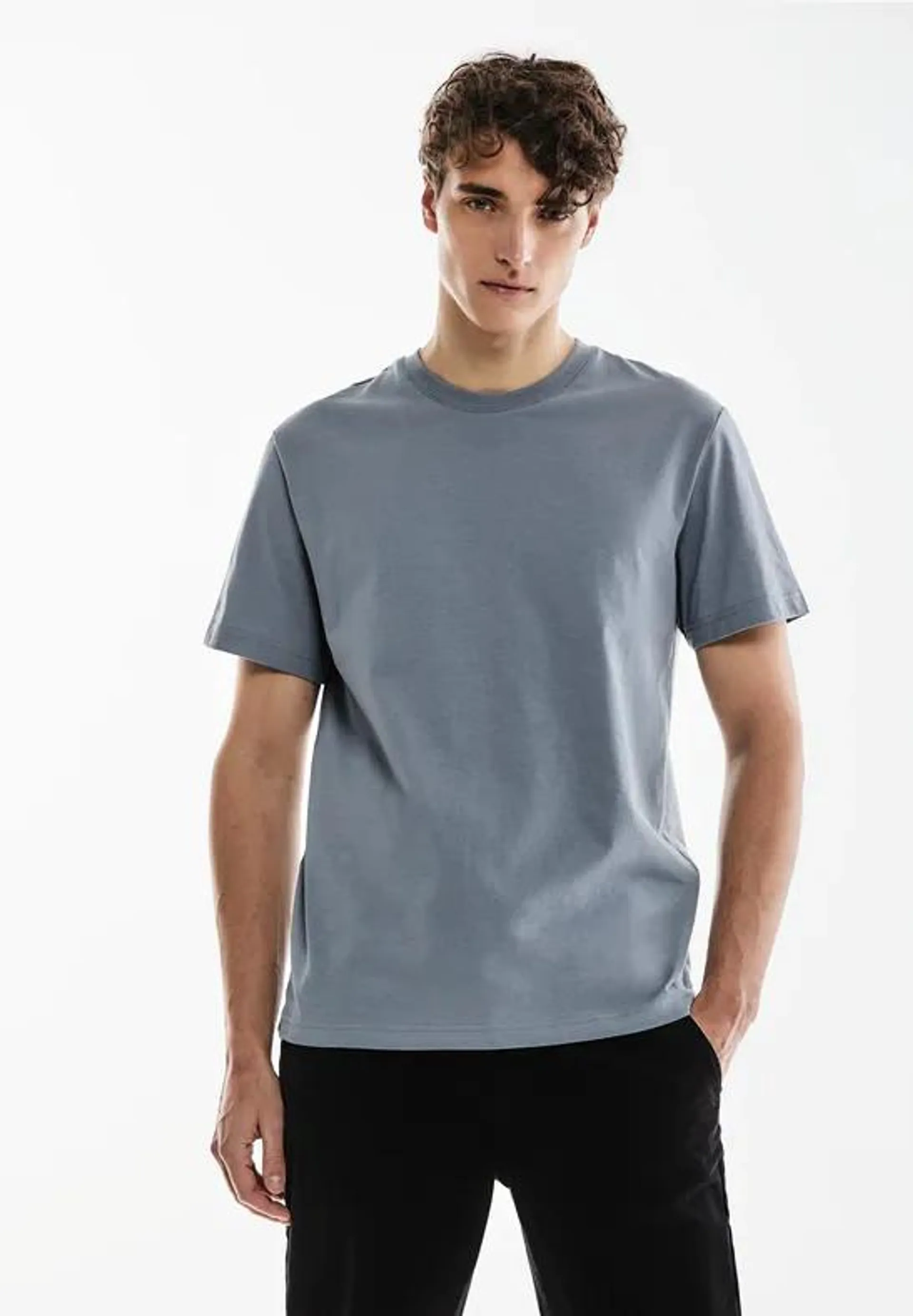 Basic T-shirt in effen kleur