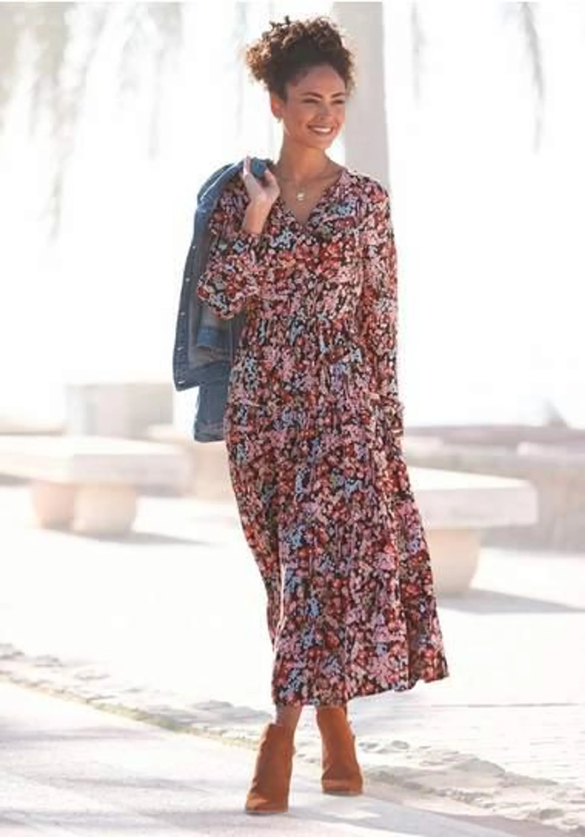 Lascana Maxi-jurk met bloemenprint en v-hals, zomerjurk