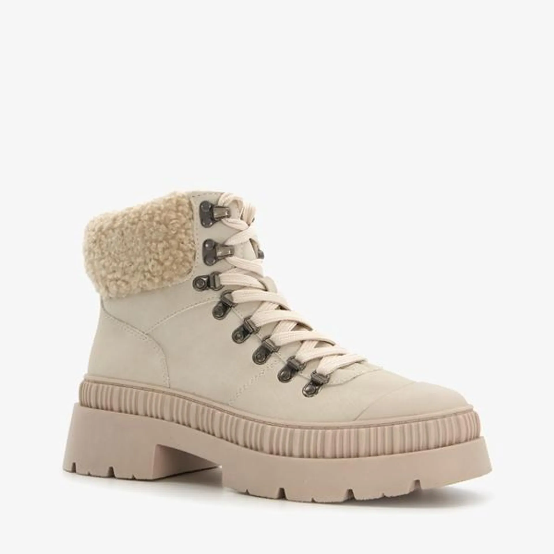 Blue Box dames veterboots beige met chunky zool