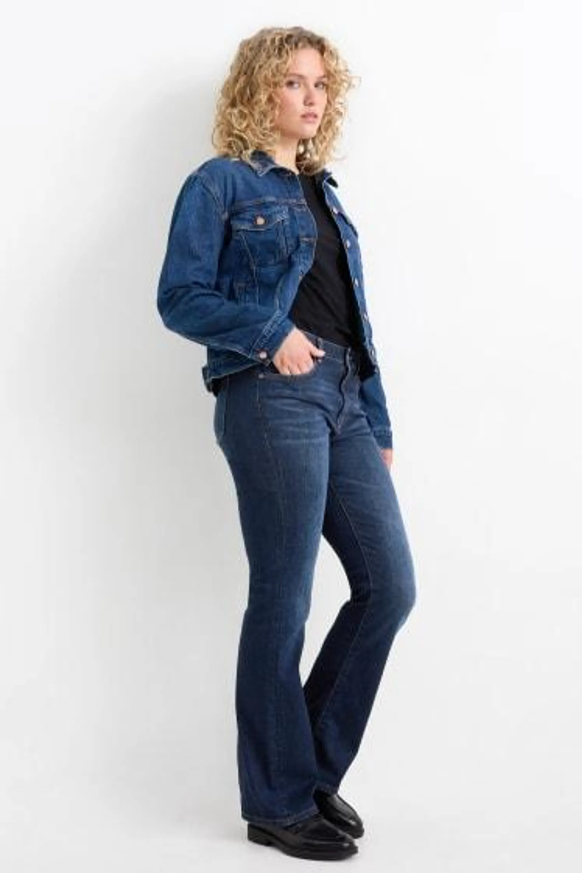 Bootcut jeans - mid waist