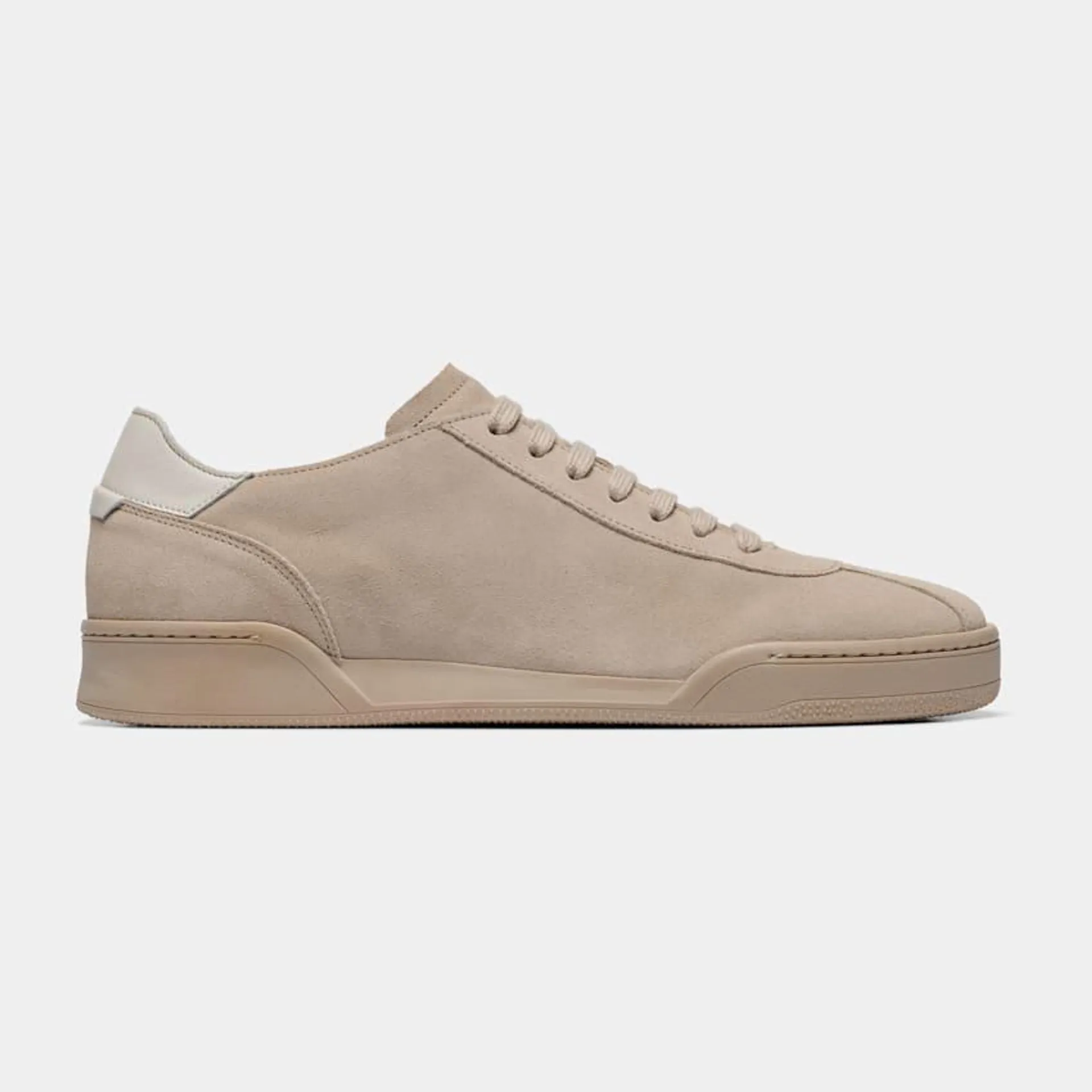 Crafted with a rubber sole and light brown leather interior, these light brown calf suede sneakers are unlined for a lighter, more breathable and summer-friendly wear.