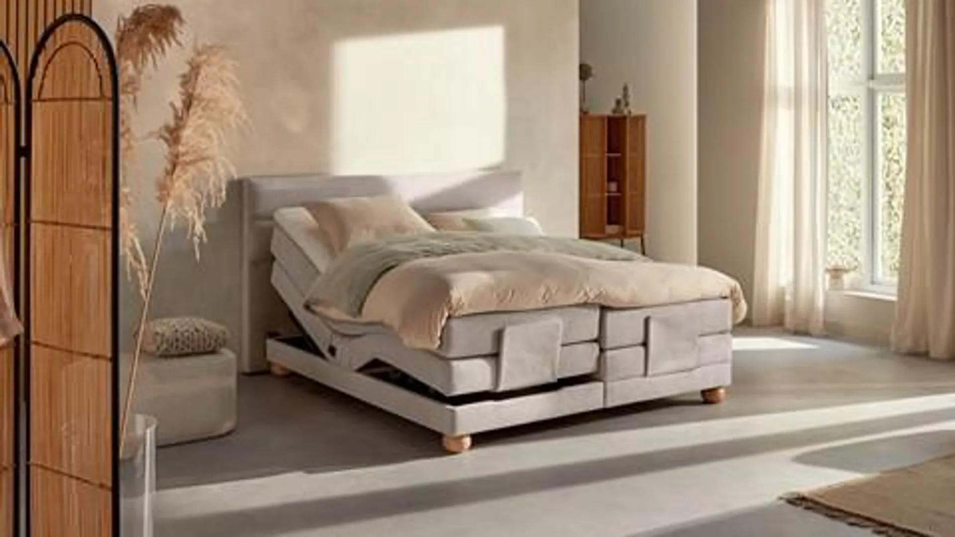 Boxspring Solid Lina verstelbaar met gestoffeerd matras