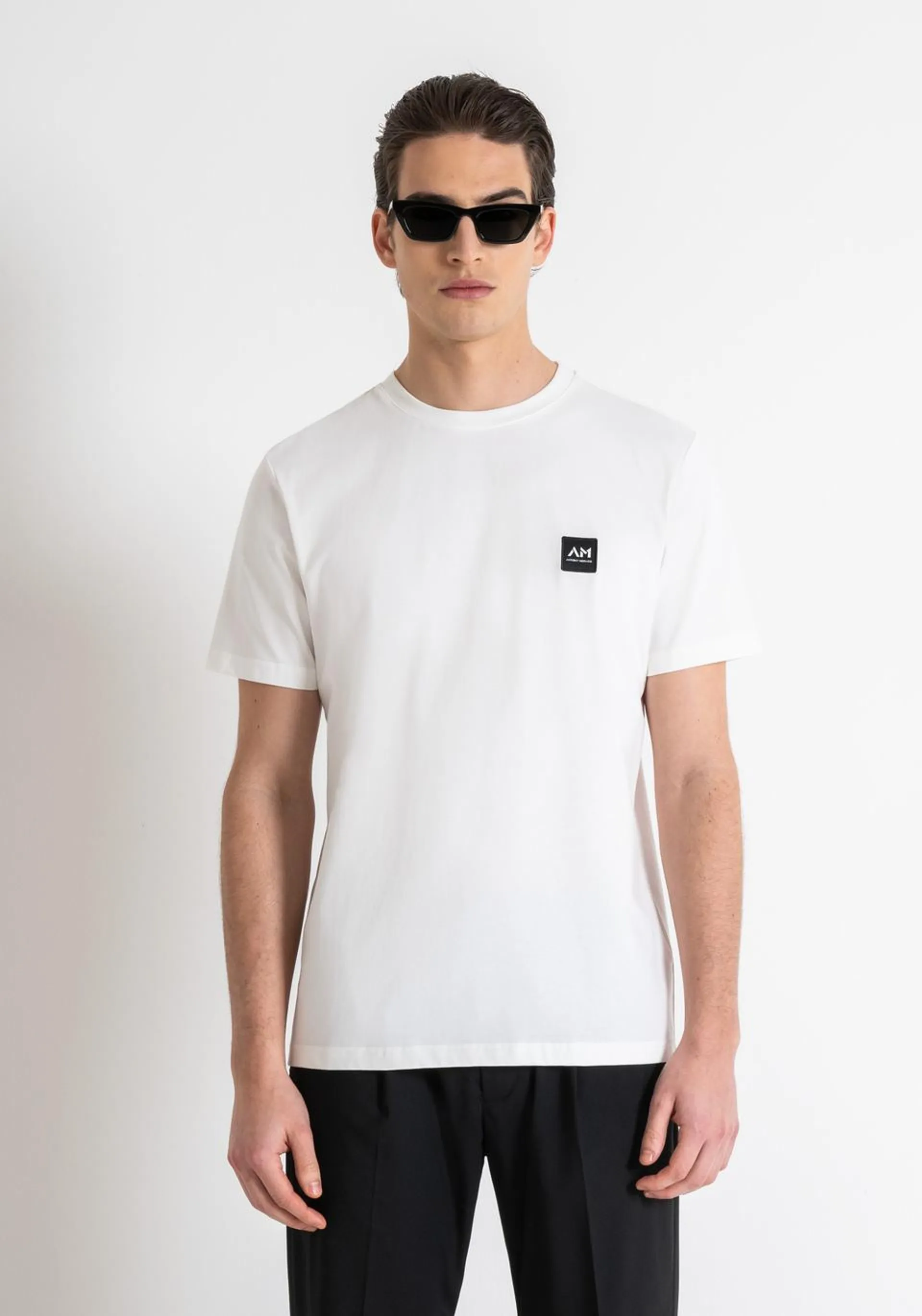 REGULAR FIT T-SHIRT IN COTTON JERSEY WITH LOGO PATCH