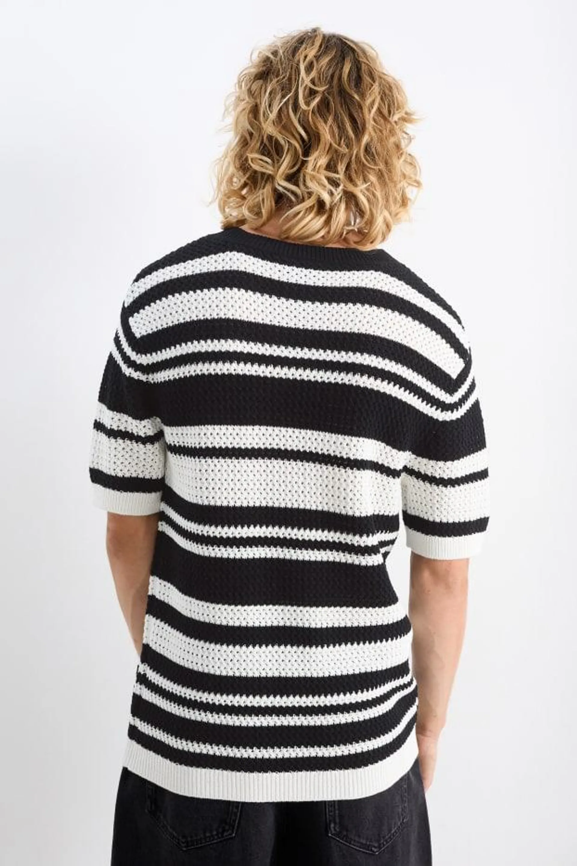 Knitted jumper - short sleeve - striped