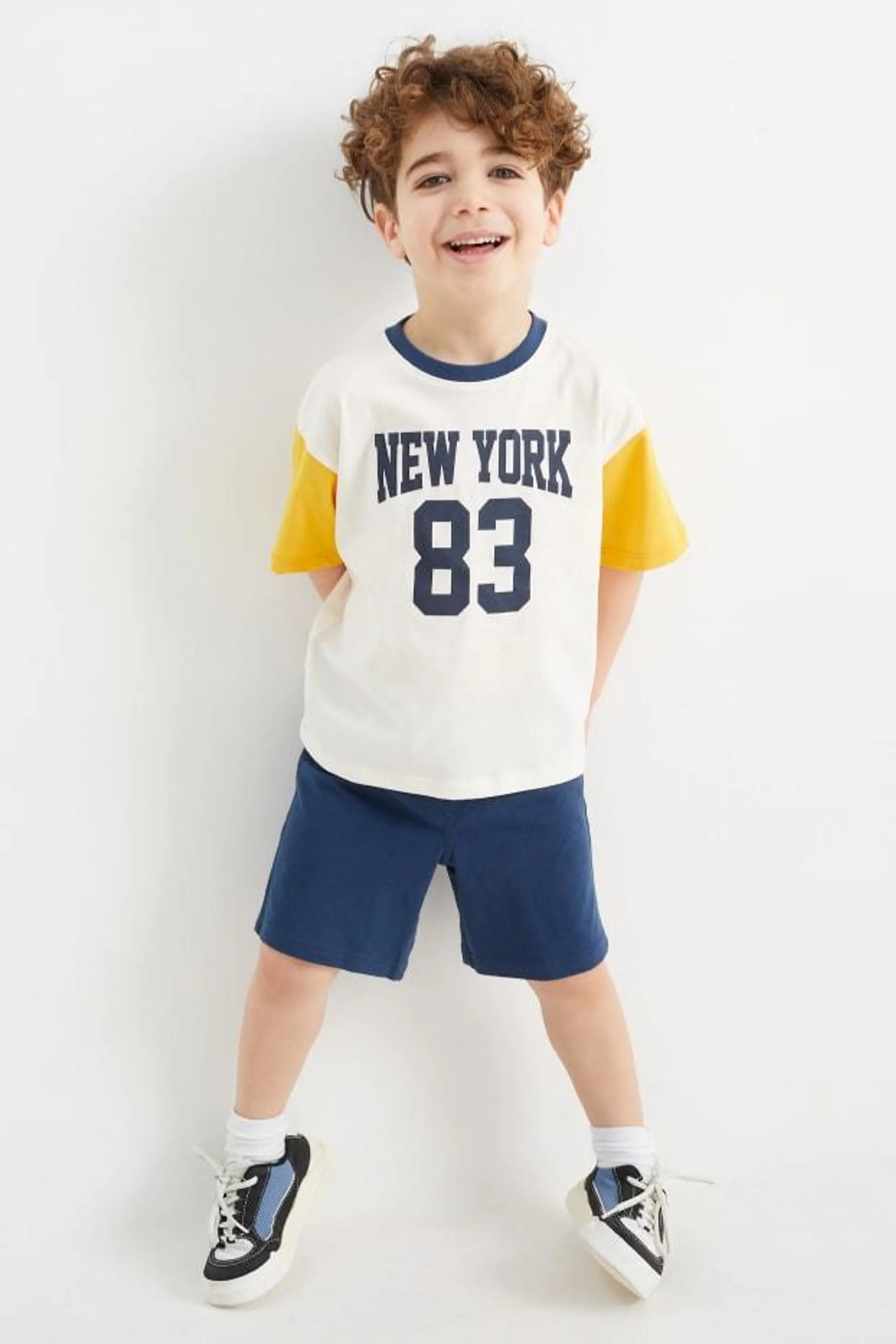 Set - short sleeve T-shirt and shorts - 2 piece