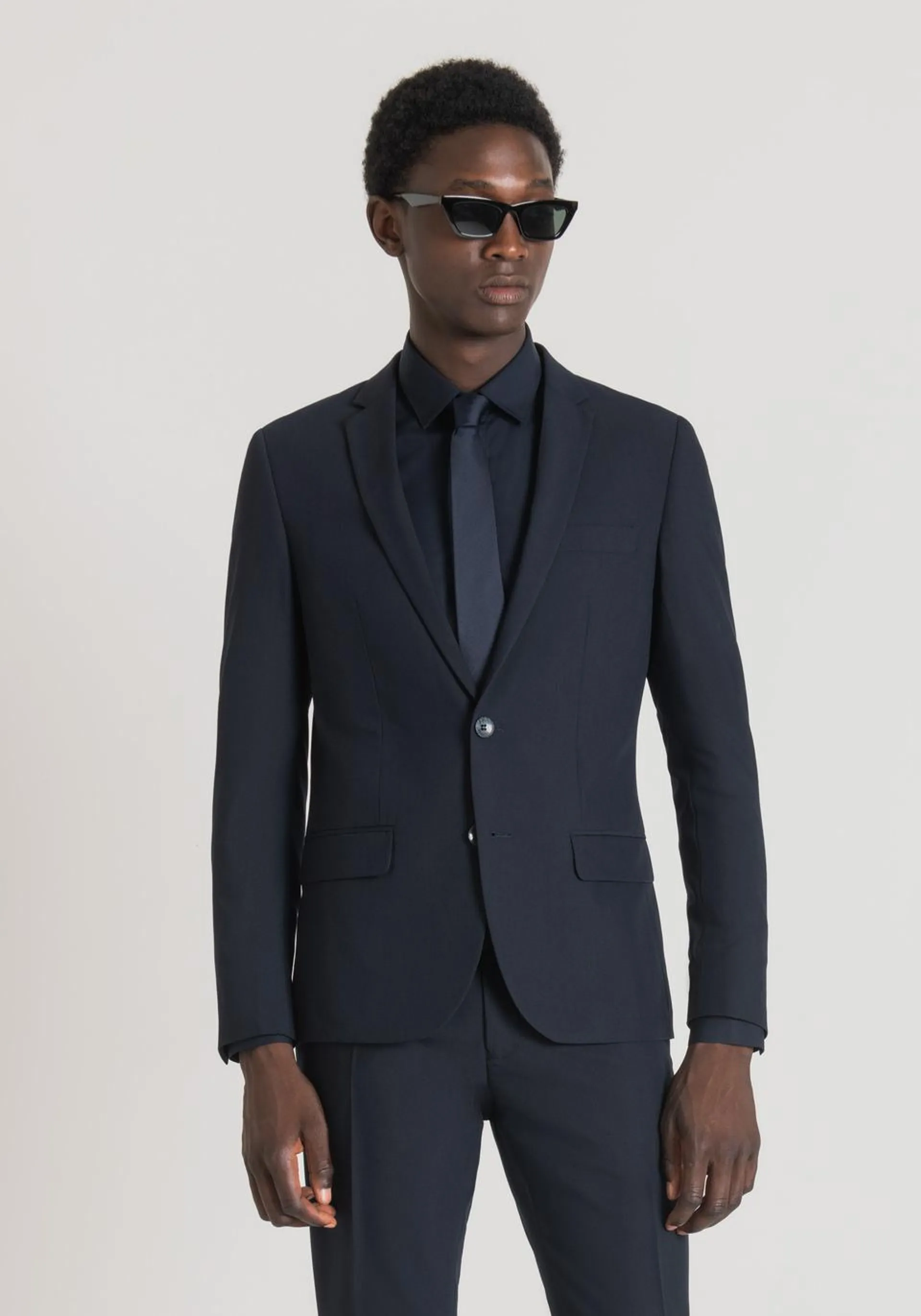 "BONNIE" SLIM FIT JACKET IN STRETCH VISCOSE BLEND FABRIC