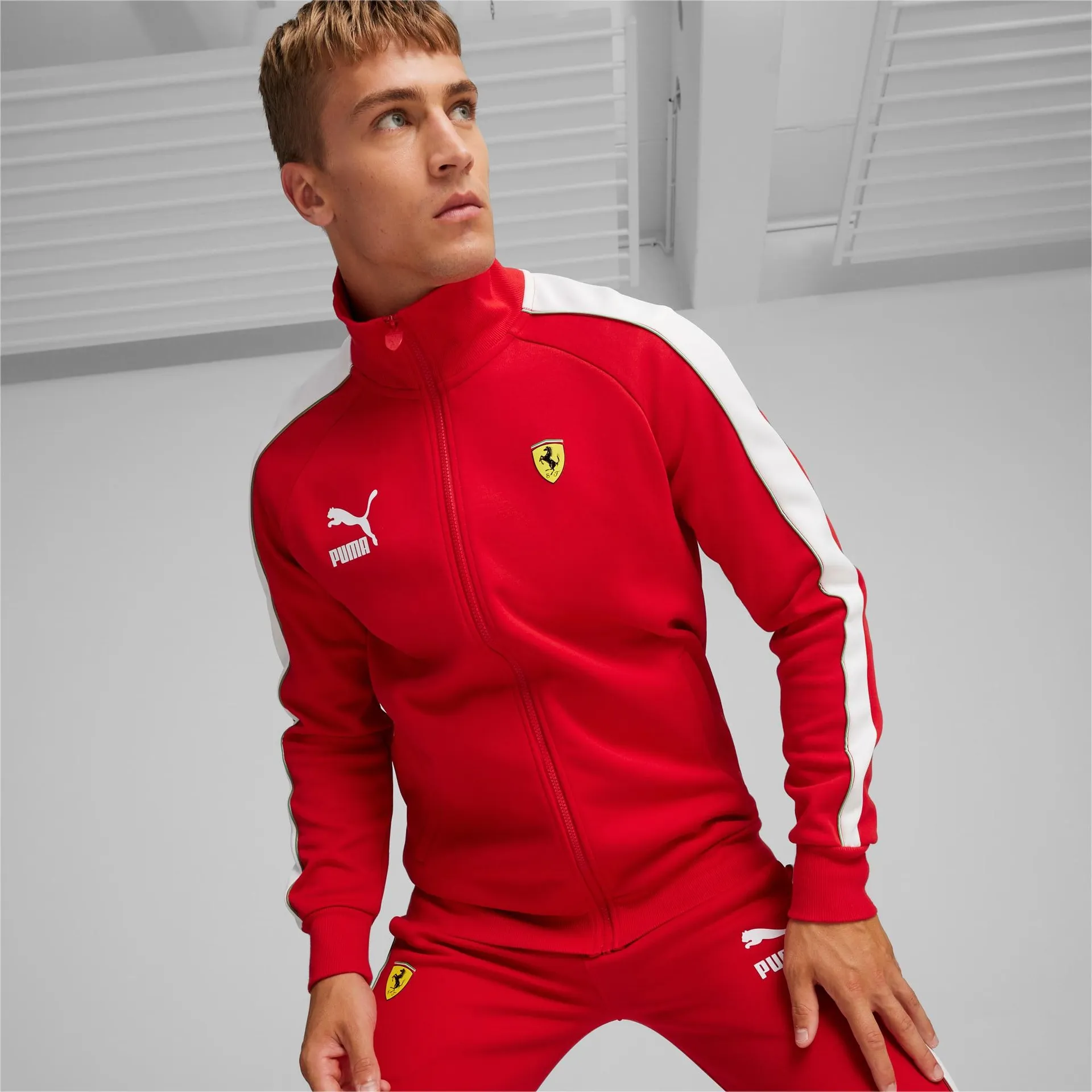 Chaqueta de deporte de la Scuderia Ferrari Race Iconic T7 para hombre