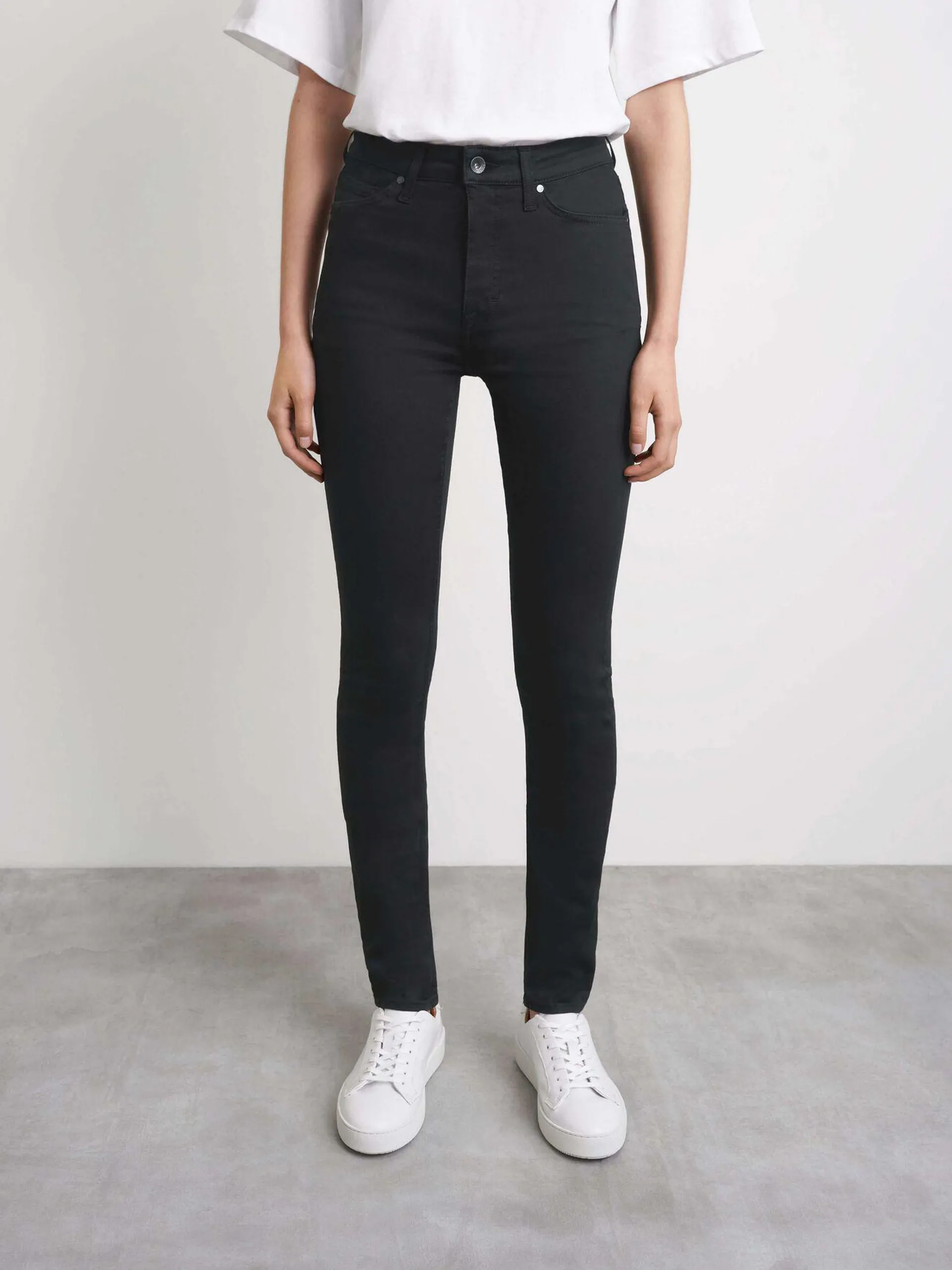 Shelly Jeans