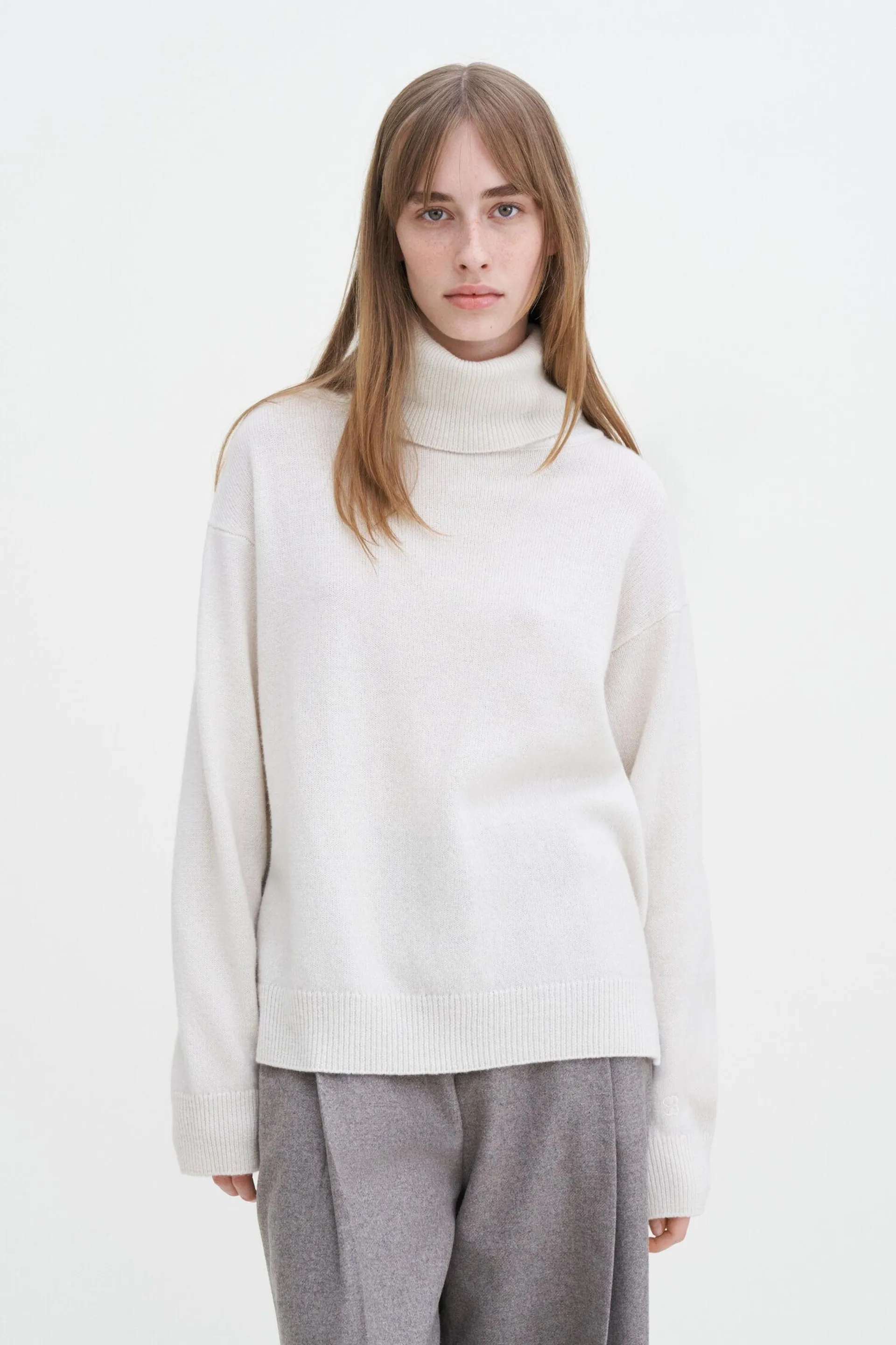 Relaxed Turtle-neck Sweater