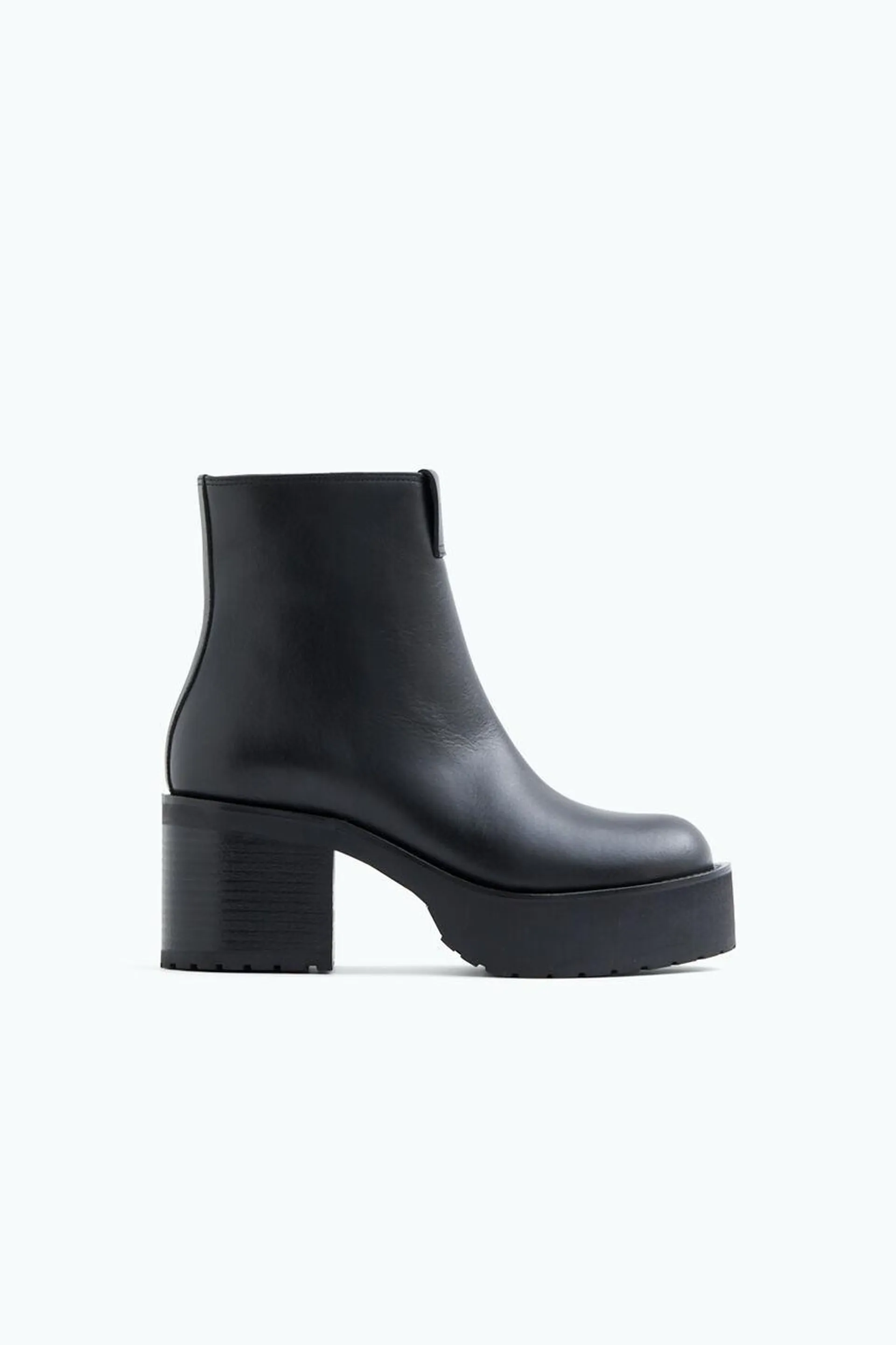 Round Toe Ankle Boots Black