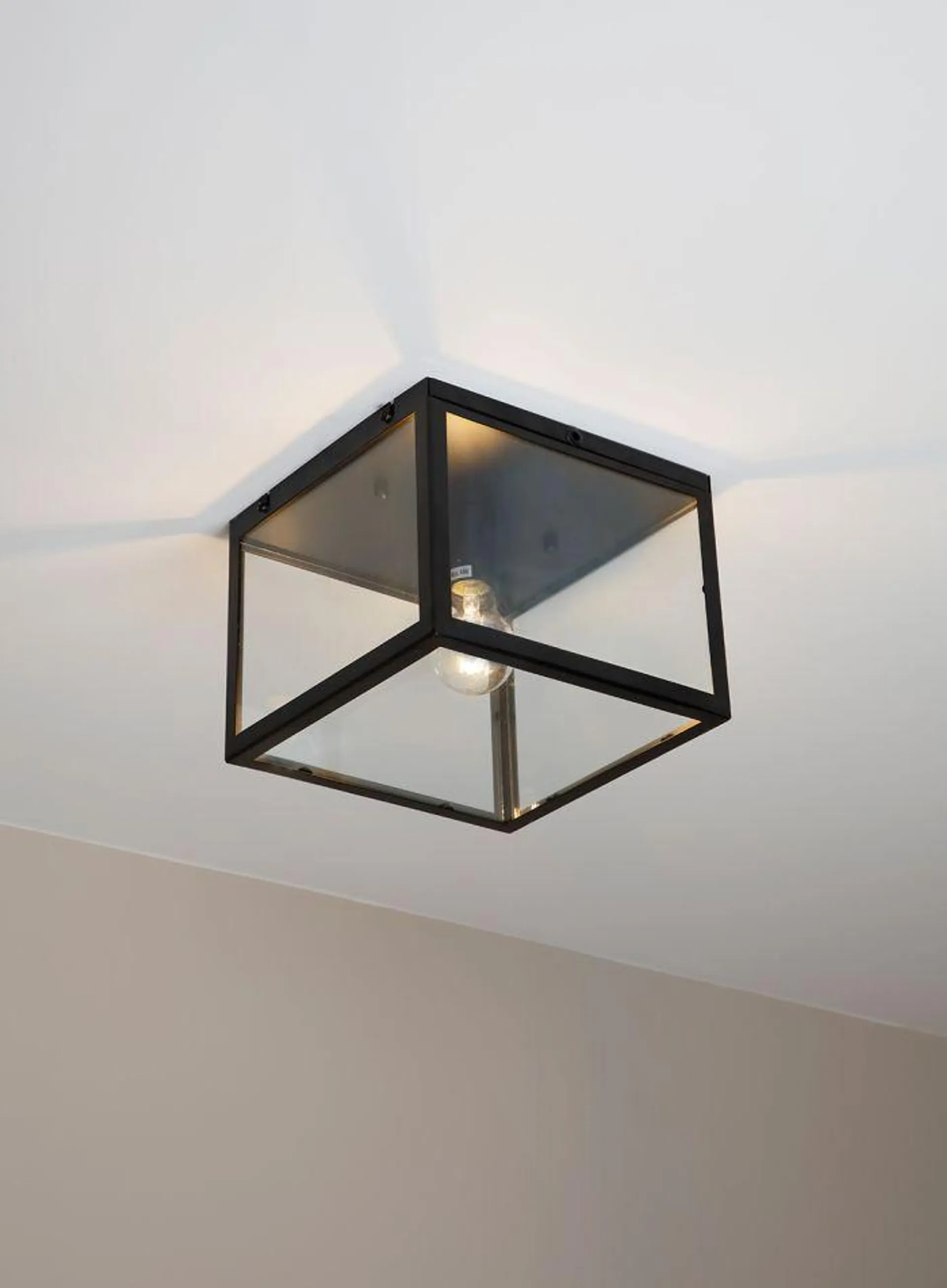 Dovre taklampe plafond 25x25 - sort/klar