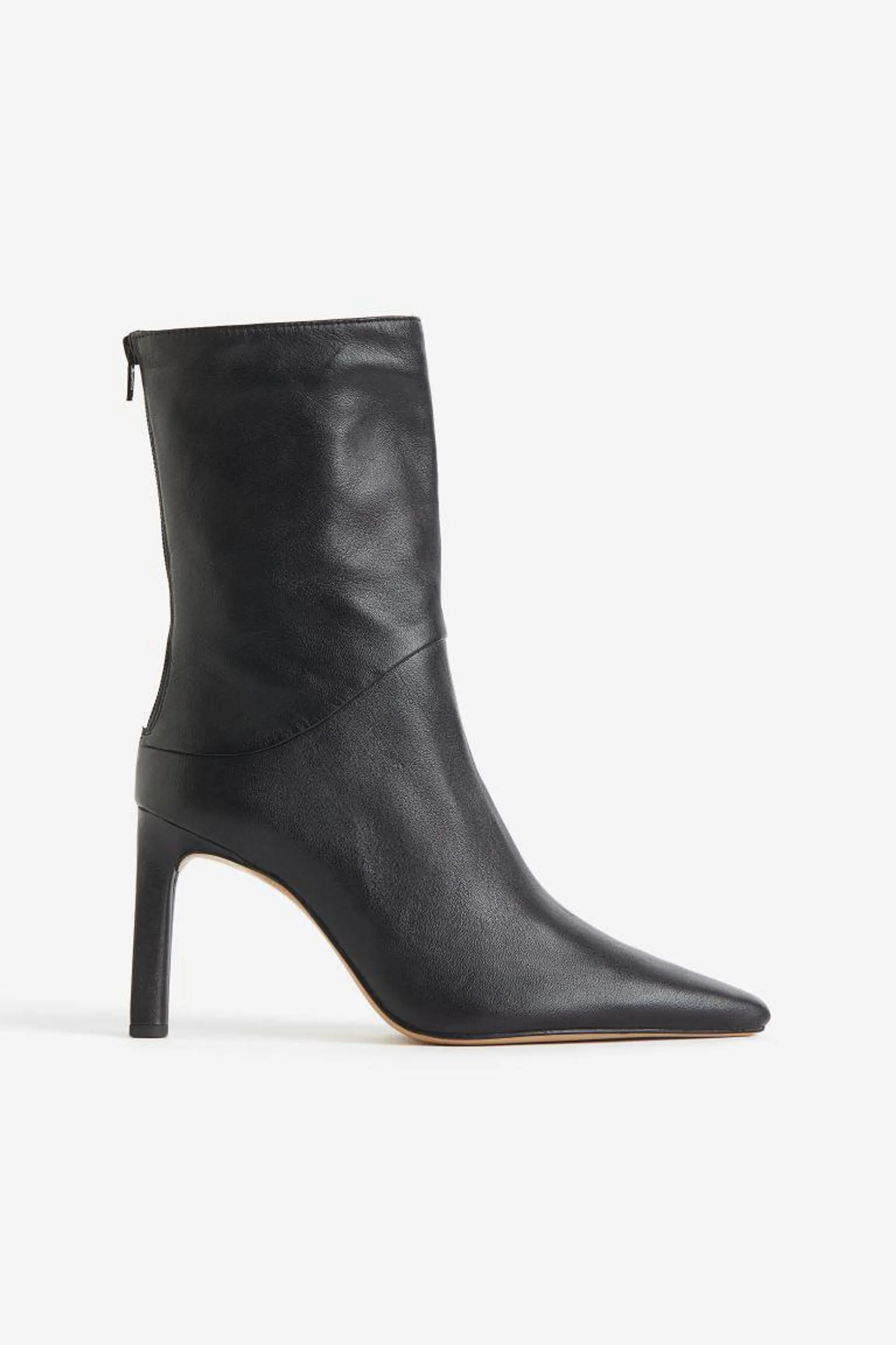 Boots i skinn med hæl
