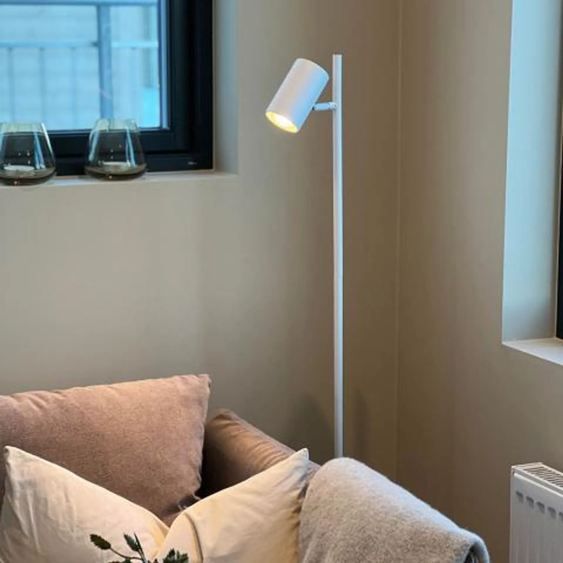 Noor II gulvlampe Hvit