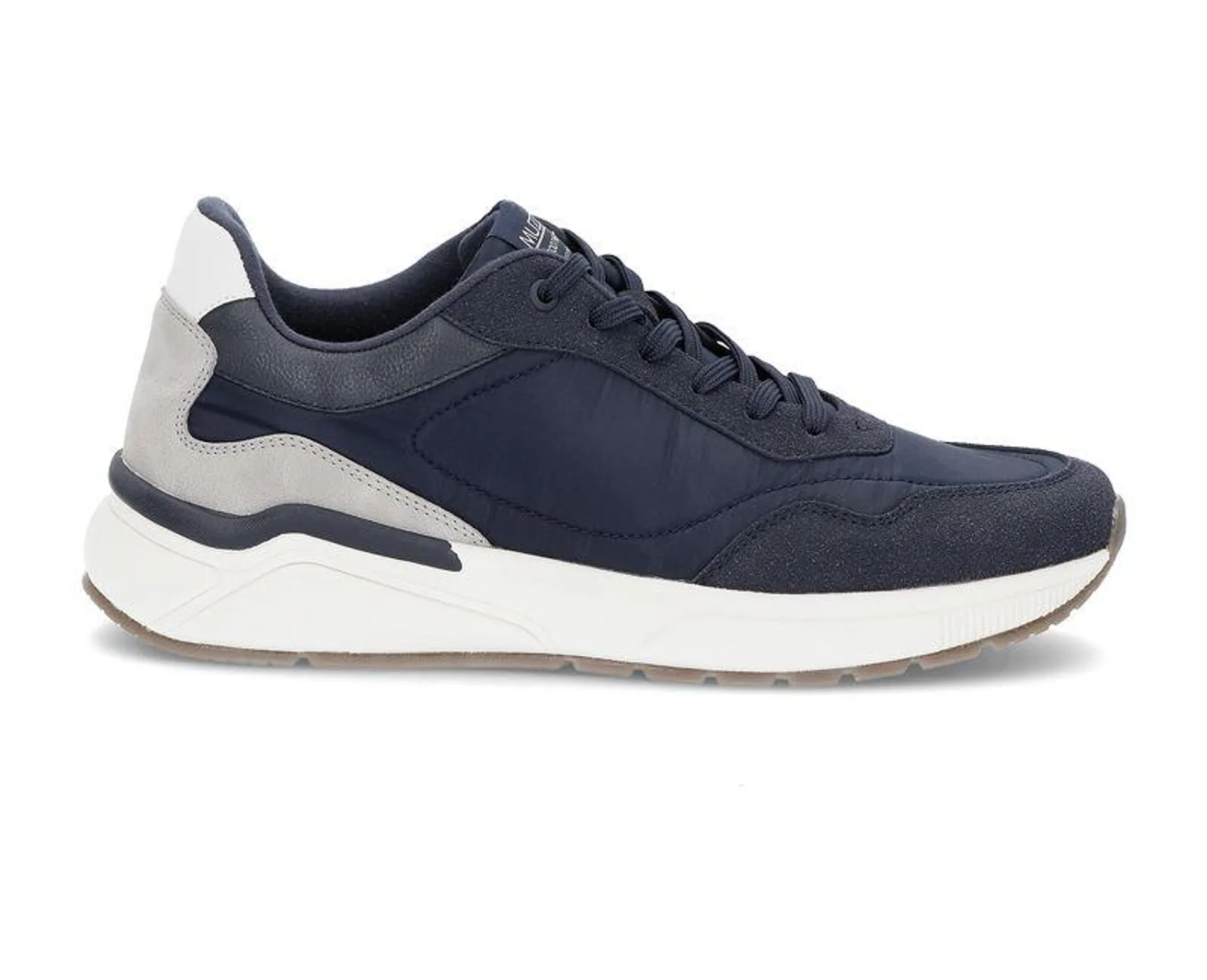Sporty sneaker